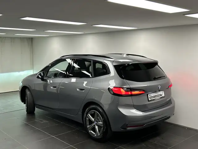 BMW 2 Series view 3
