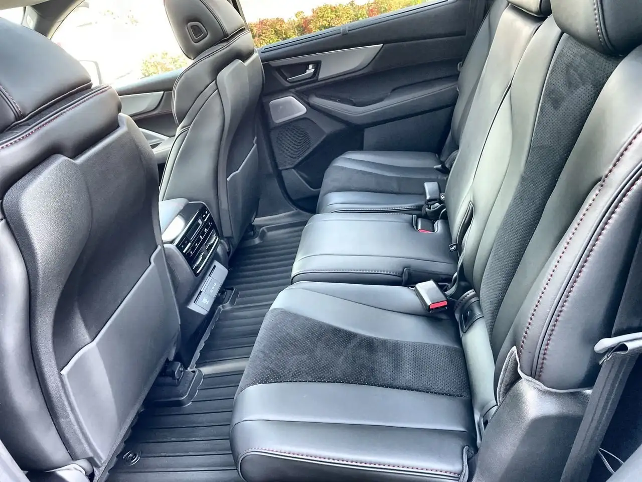 Acura MDX снимка Acura MDX