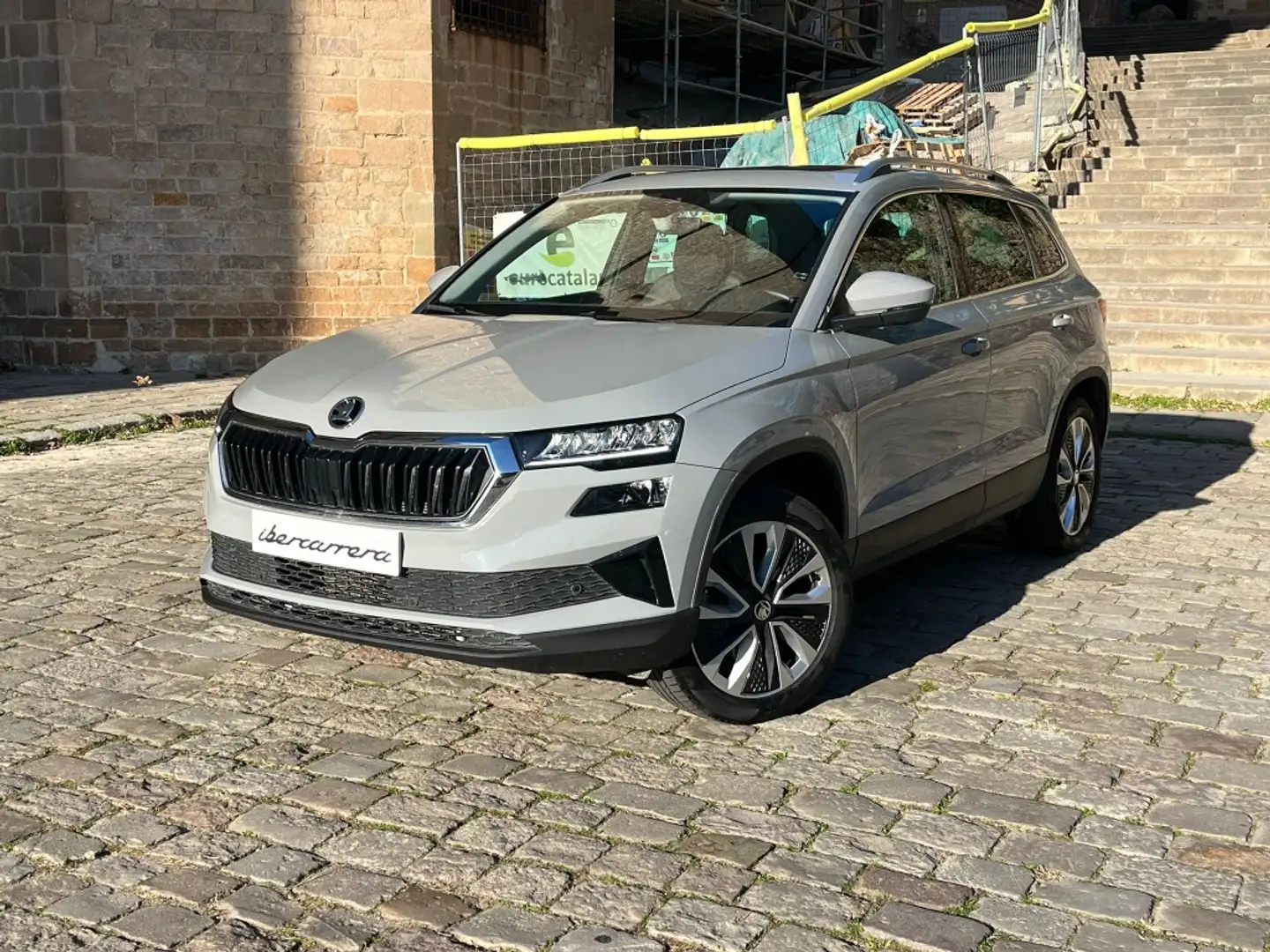 Skoda Karoq 2.0TDI AdBlue Style 4x4 DSG 110kW Gris - 1
