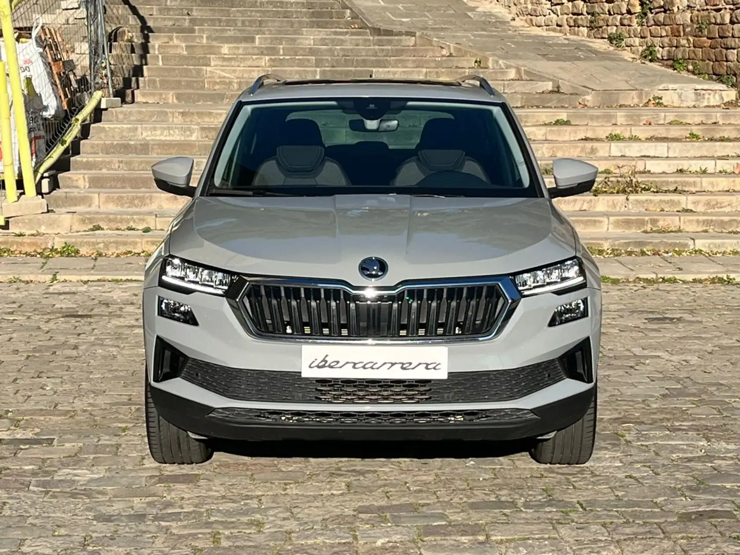 Skoda Karoq 2.0TDI AdBlue Style 4x4 DSG 110kW Gris - 2