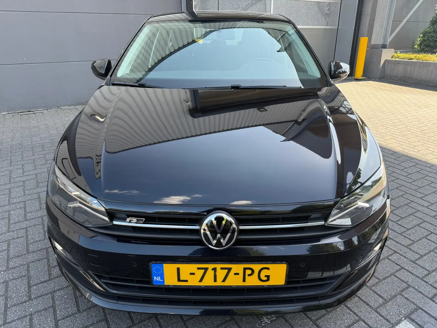 Volkswagen Polo 1.0 TSI R-LINE Business*CRUISE*APK*NAP*NAVI*CARPLY Zwart - 2