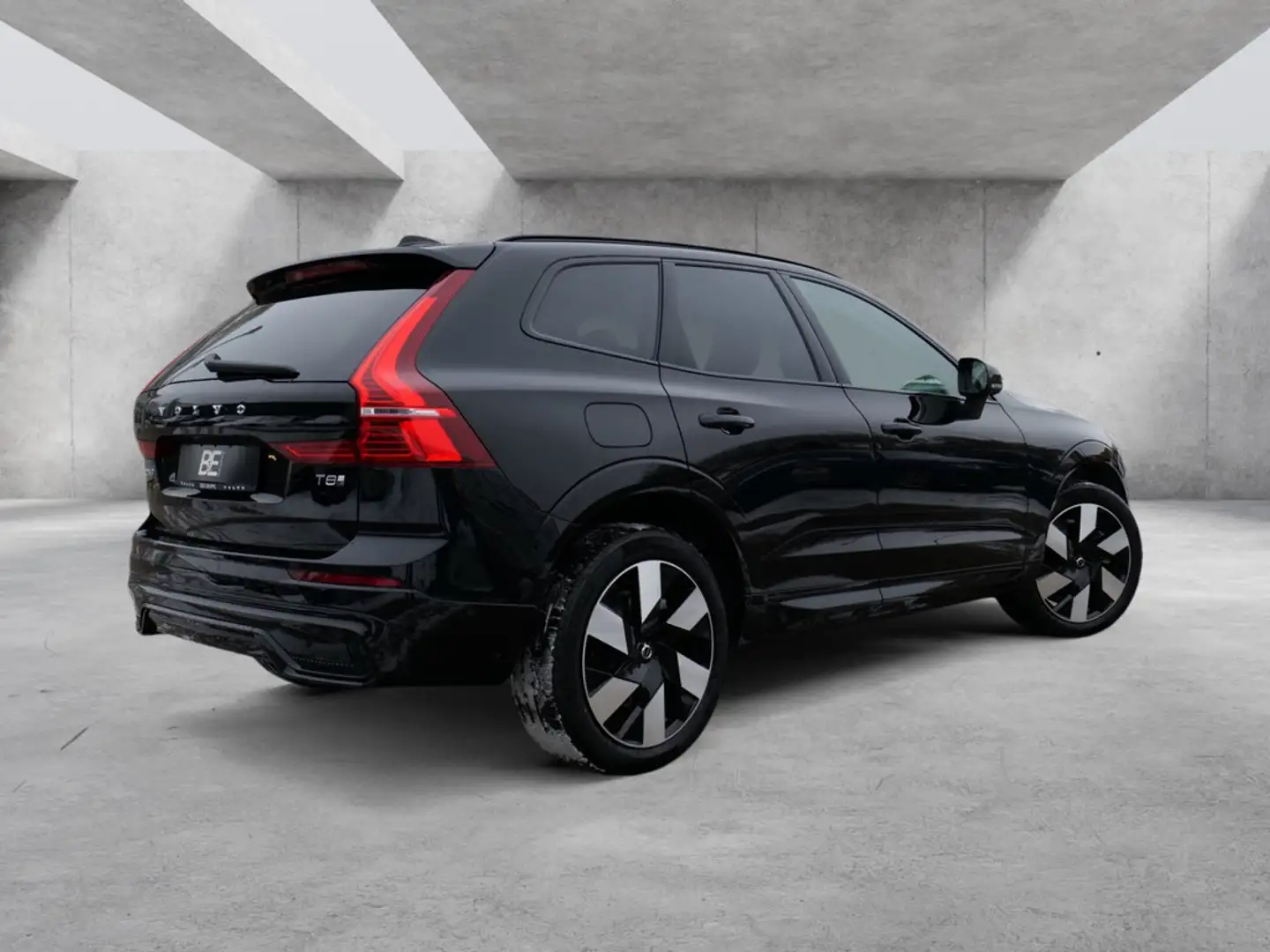 Volvo XC60 T8 Plus Dark Recharge Plug-In Hybrid AWD Schwarz - 2