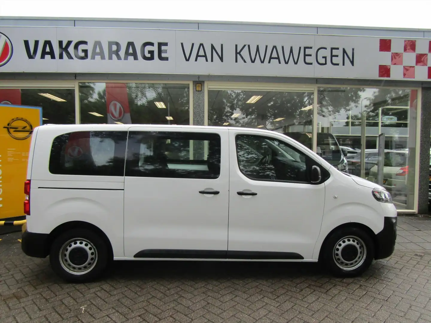 Opel Vivaro 9 PERS.BUS L2 AIRCO, CRUISE C. BLUET. 17 X White - 1
