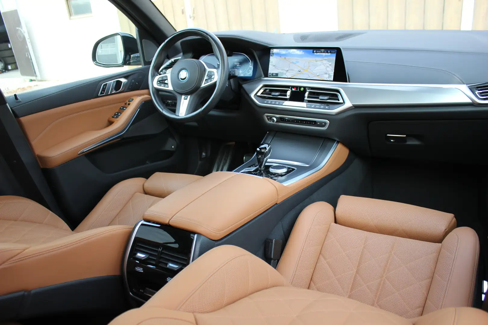 BMW X5 xDrive 45e M Sport Pano AHK Laser VOLL 1.Hand 21" Schwarz - 2