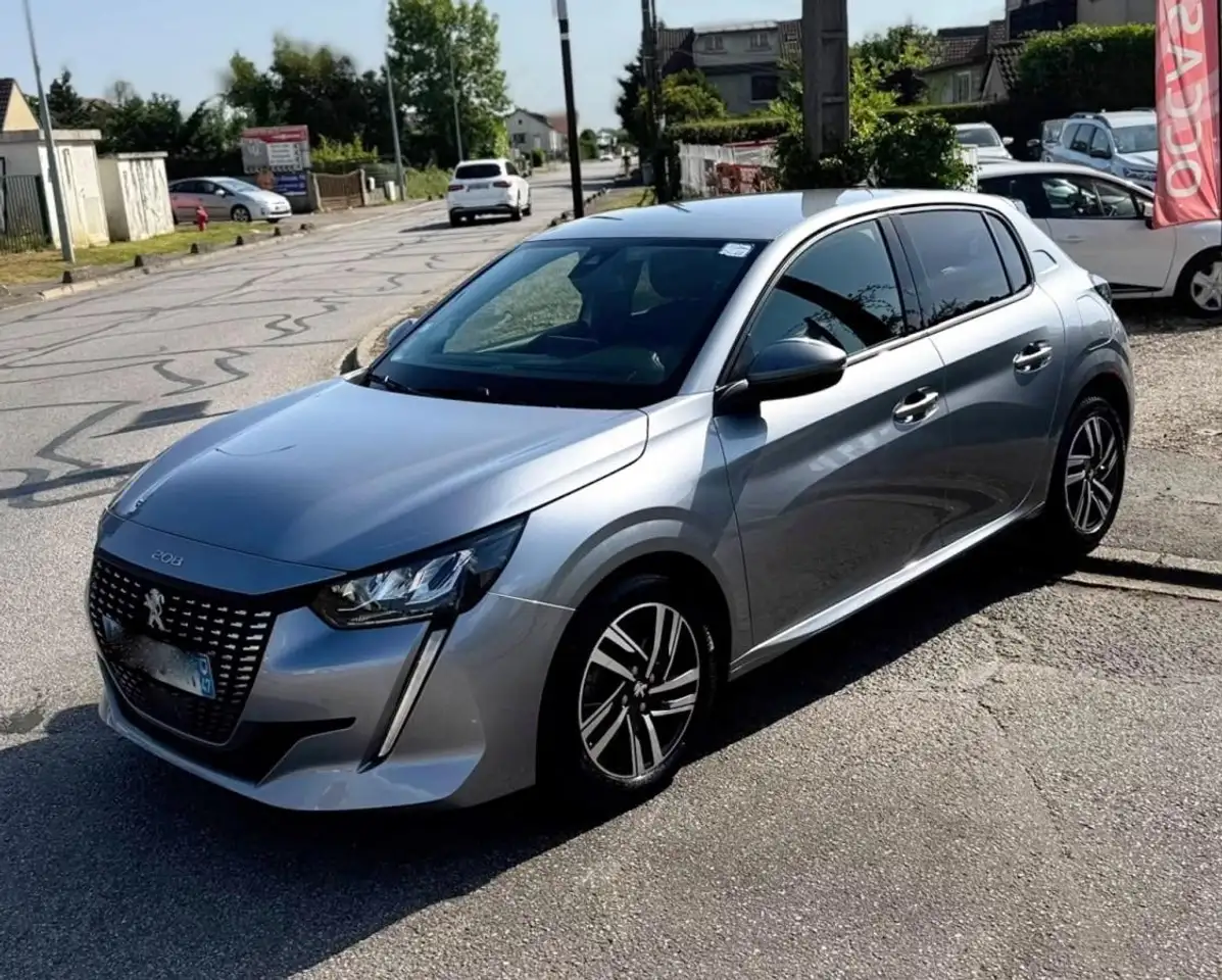 Peugeot 208 1.2 PT 100CV Allure Business 7492 HT