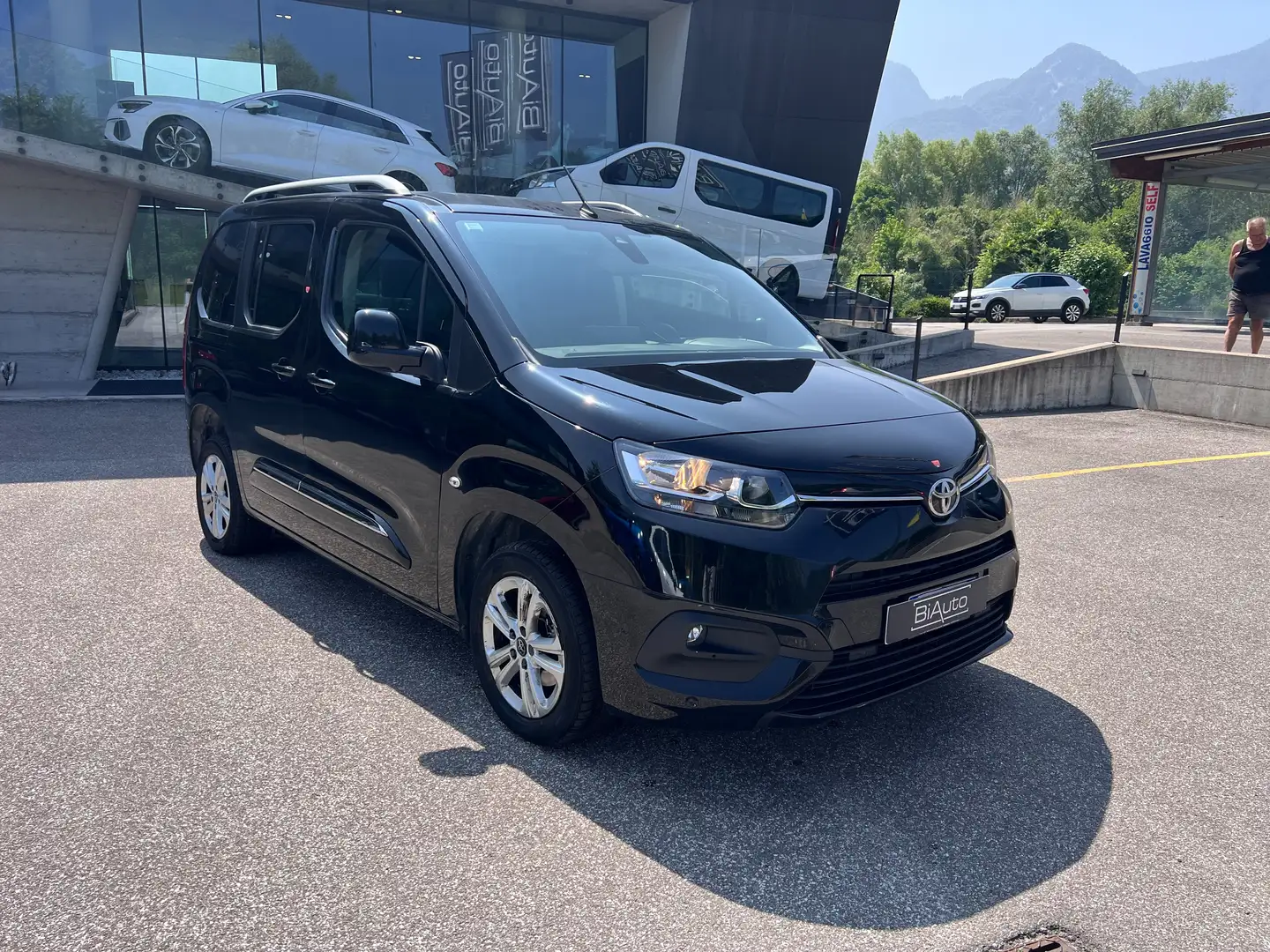 Toyota Proace City VERSO 1.5 D 100CV EXECUTIVE - TRASPORTO DISABILI Nero - 2