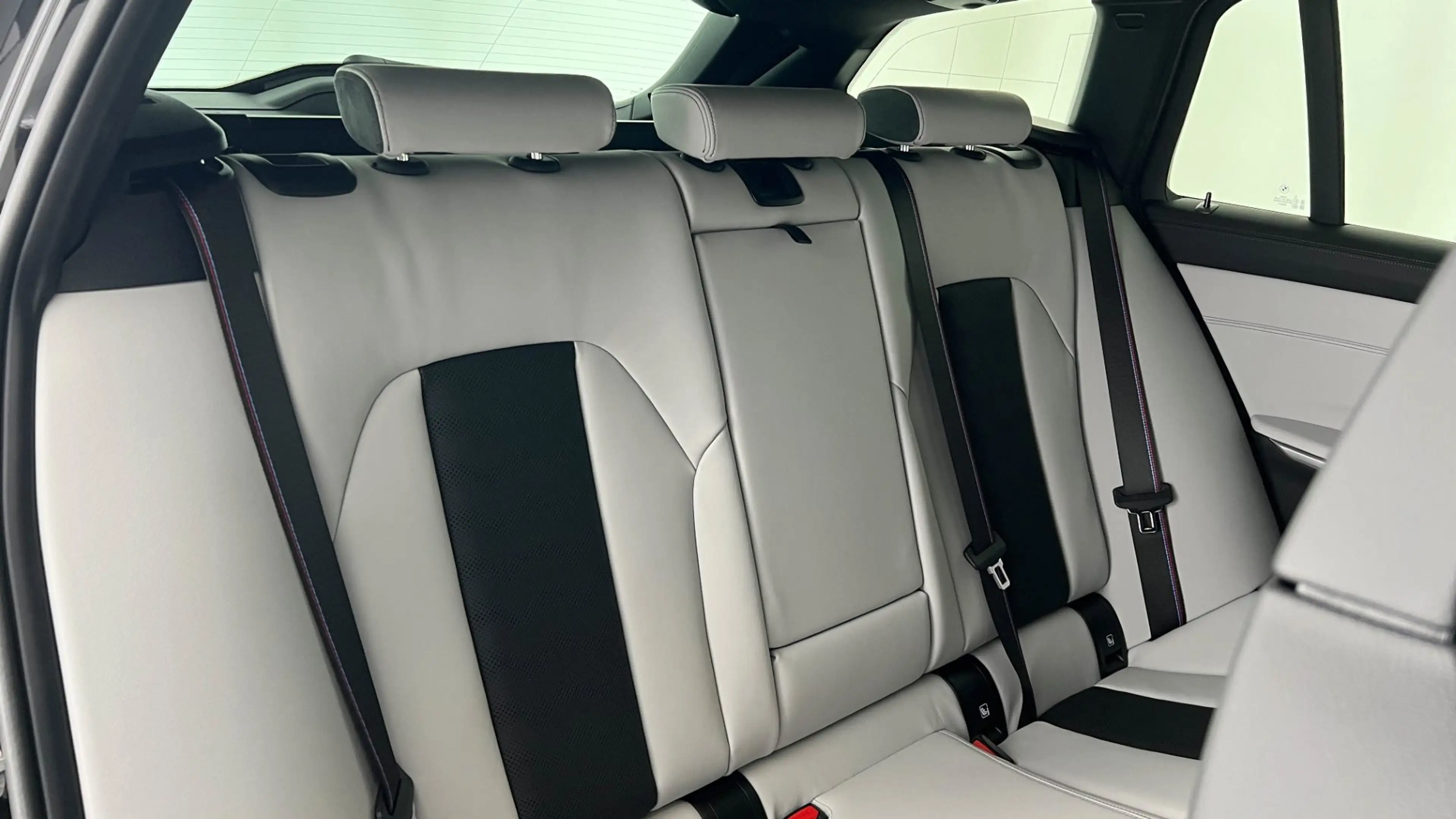 BMW M3 Competition M xDrive — photo 6
