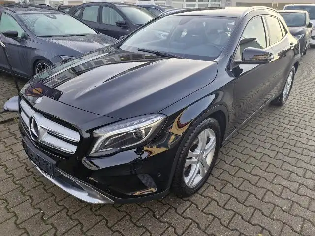 Mercedes-Benz GLA 180 Urban,Score 8-fach bereift