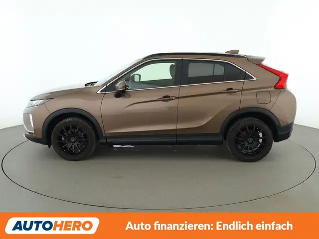 Mitsubishi Eclipse Cross view 3