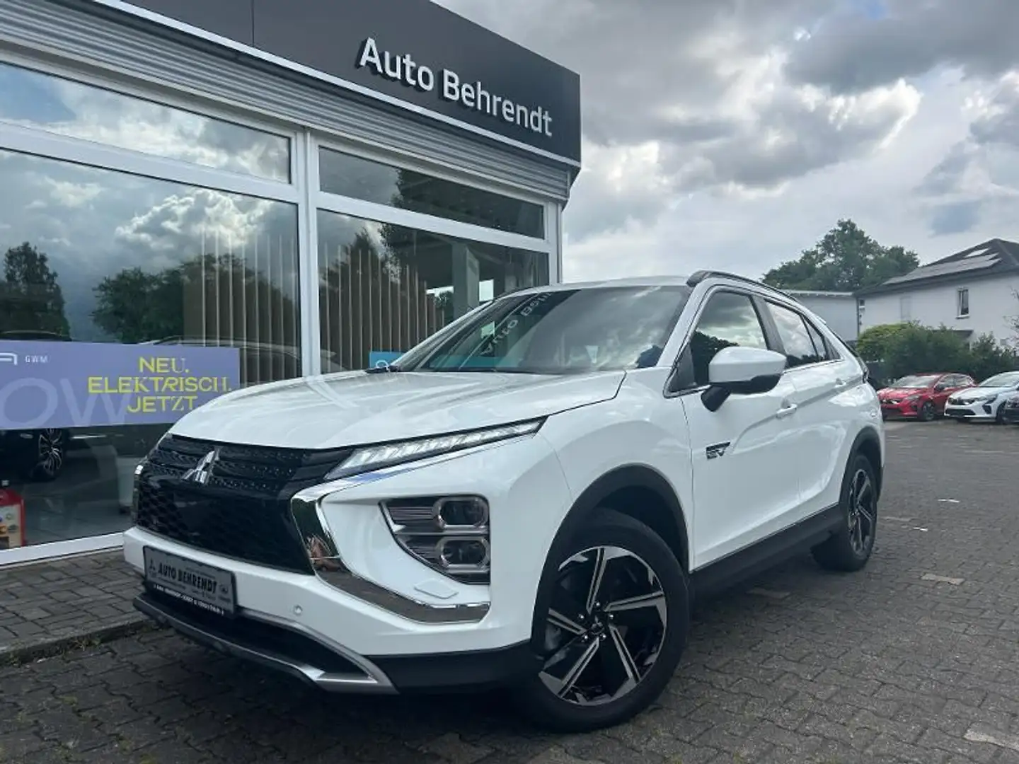 Mitsubishi Eclipse Cross PHEV 2.4 Intro *LED*Navi*360°*AHK* Alb - 1
