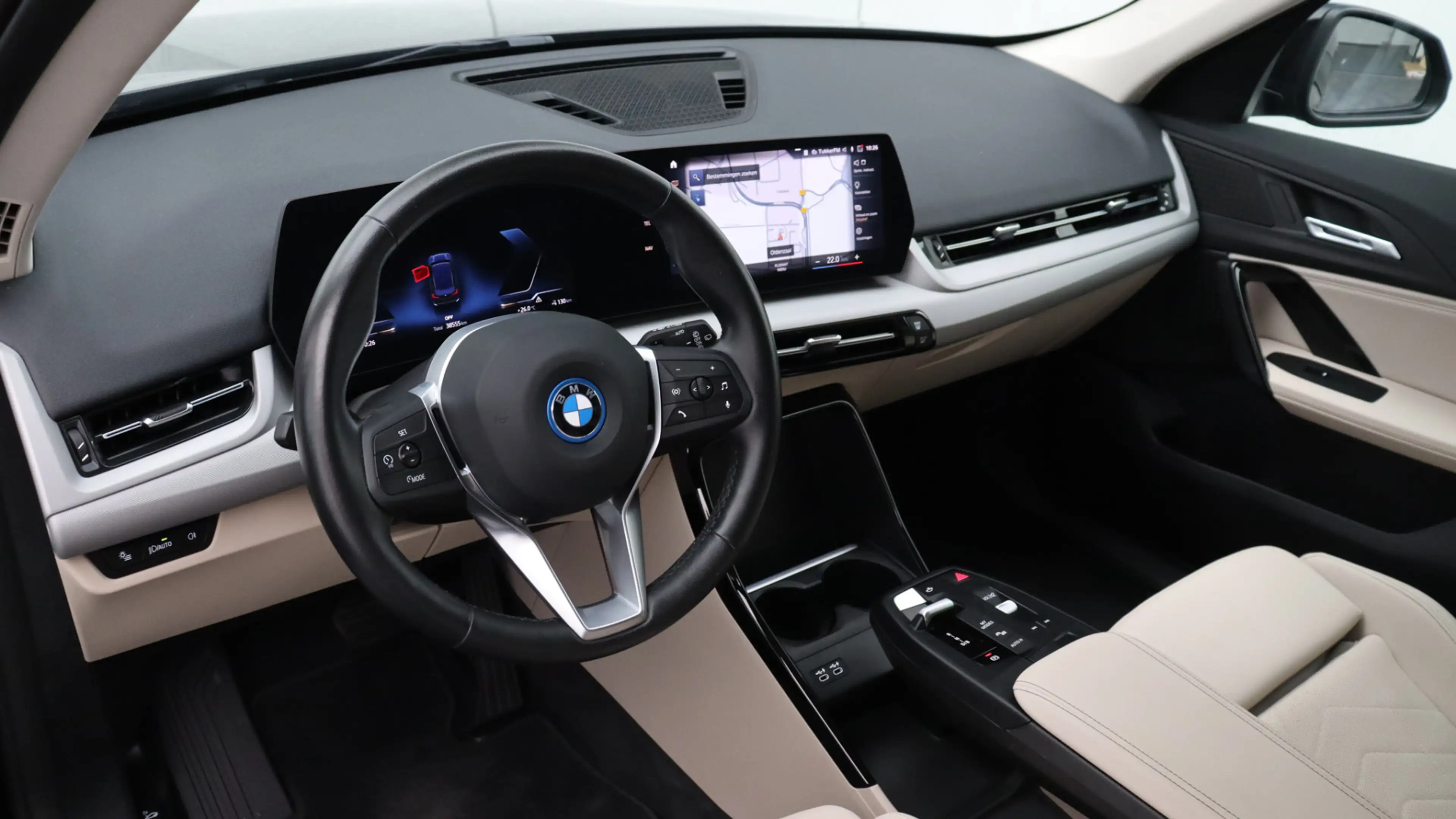 BMW iX1 xDrive30 Launch Edition | Leder | Achteruitrijcame — photo 7