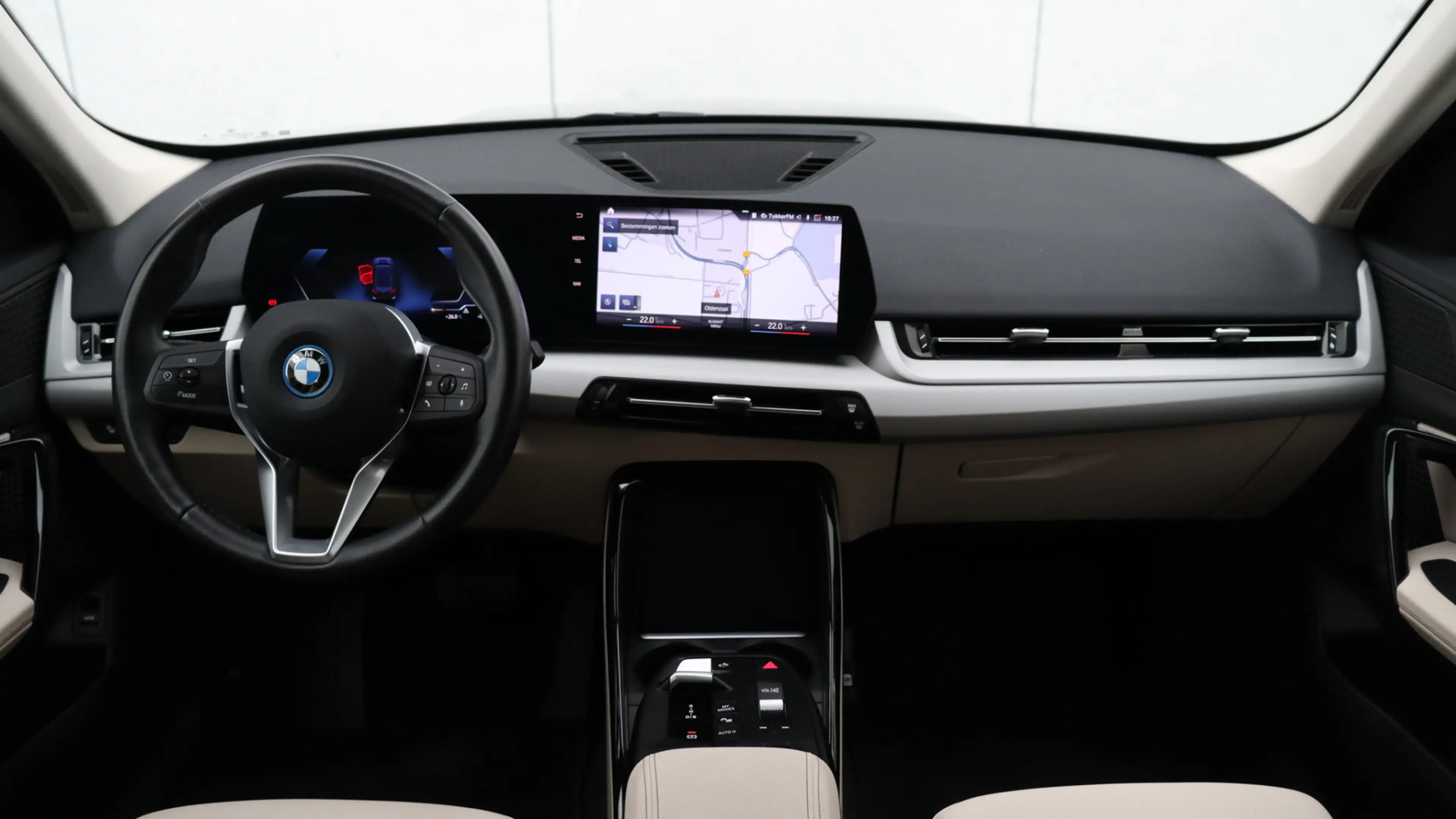 BMW iX1 xDrive30 Launch Edition | Leder | Achteruitrijcame — photo 20