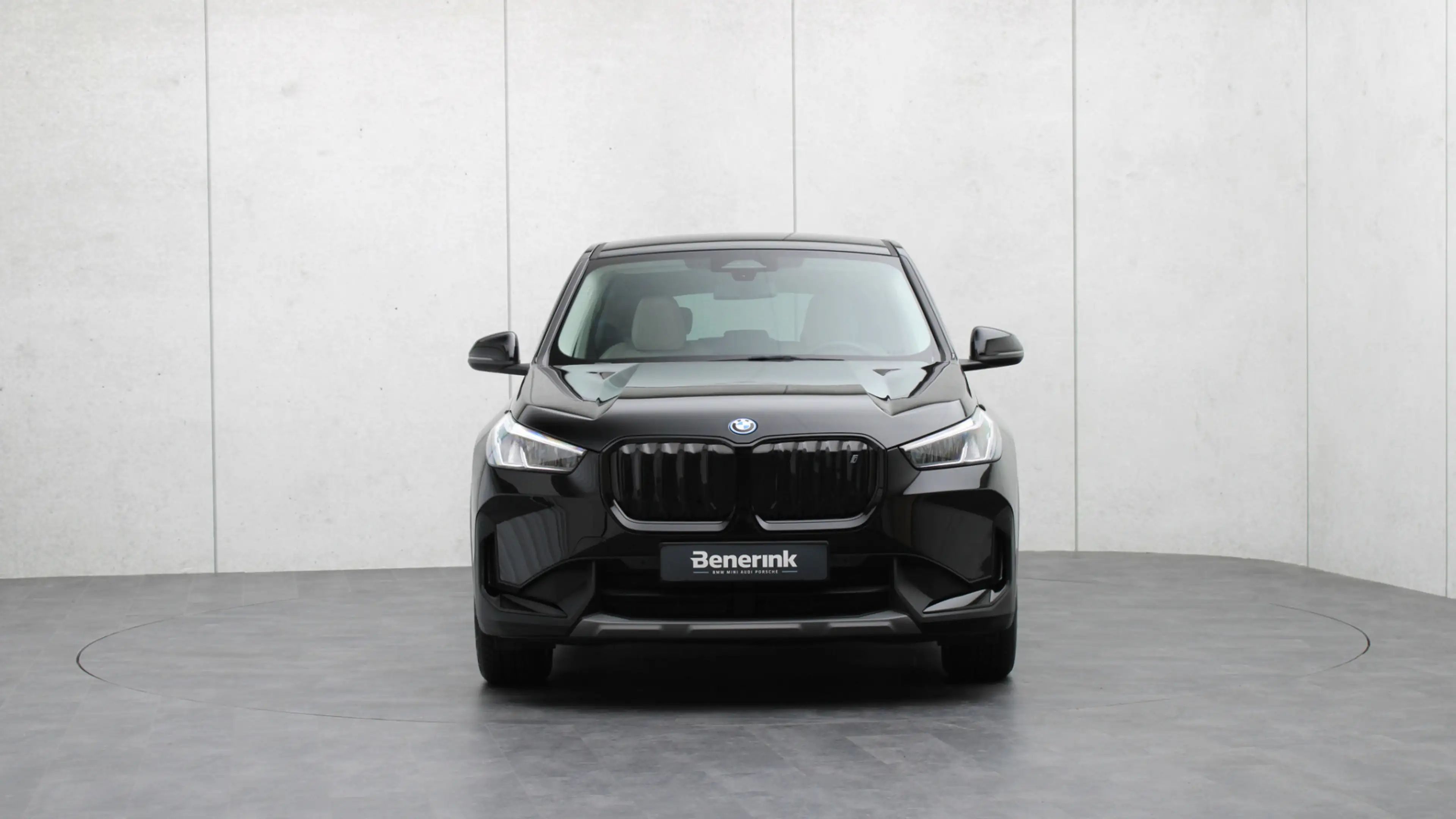 BMW iX1 xDrive30 Launch Edition | Leder | Achteruitrijcame — photo 21