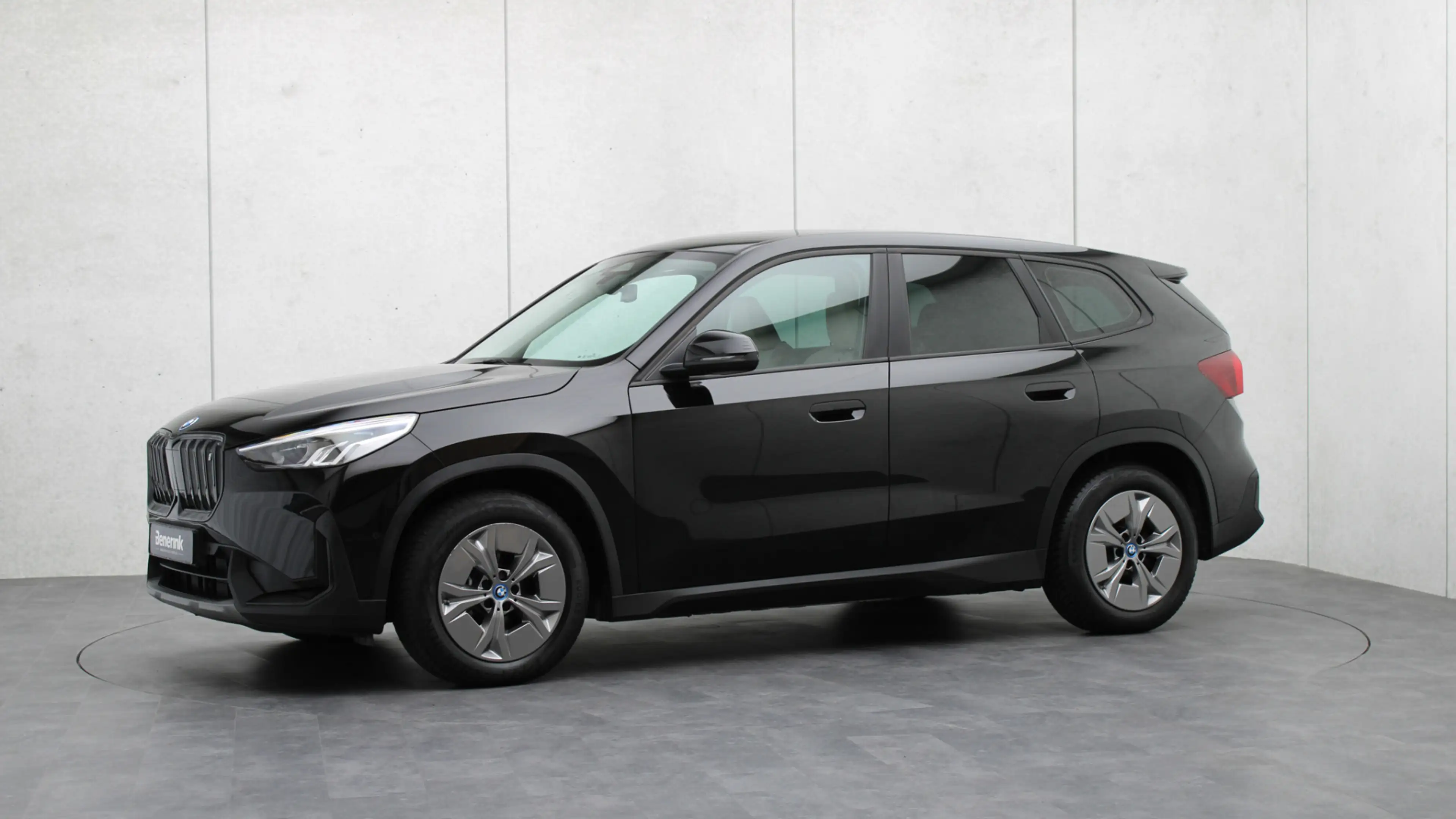 BMW iX1 xDrive30 Launch Edition | Leder | Achteruitrijcame — photo 22