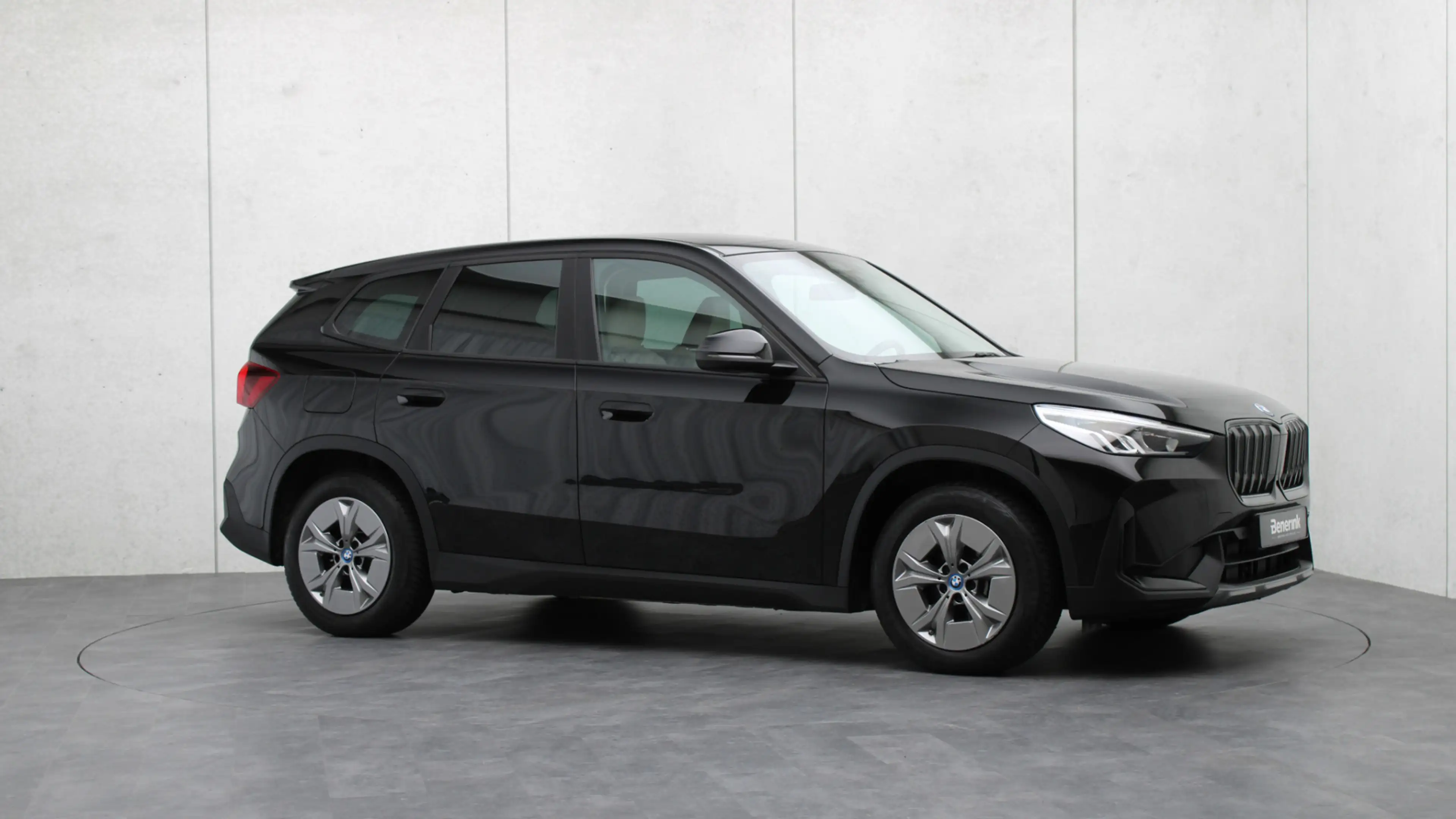 BMW iX1 xDrive30 Launch Edition | Leder | Achteruitrijcame — photo 27