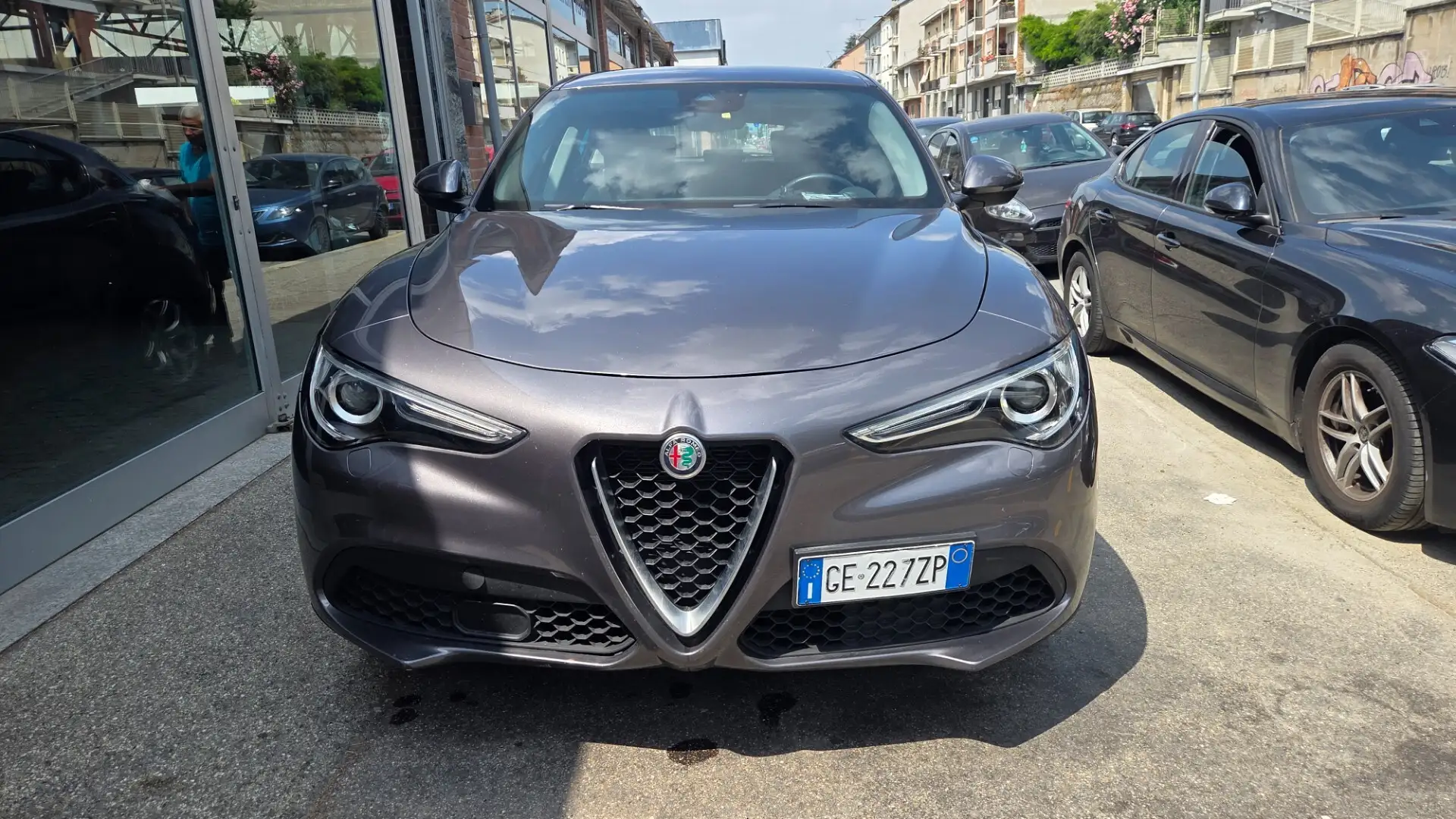 Alfa Romeo Stelvio 2.2 Turbodiesel 190 CV AT8 Q4 Business Grigio - 2