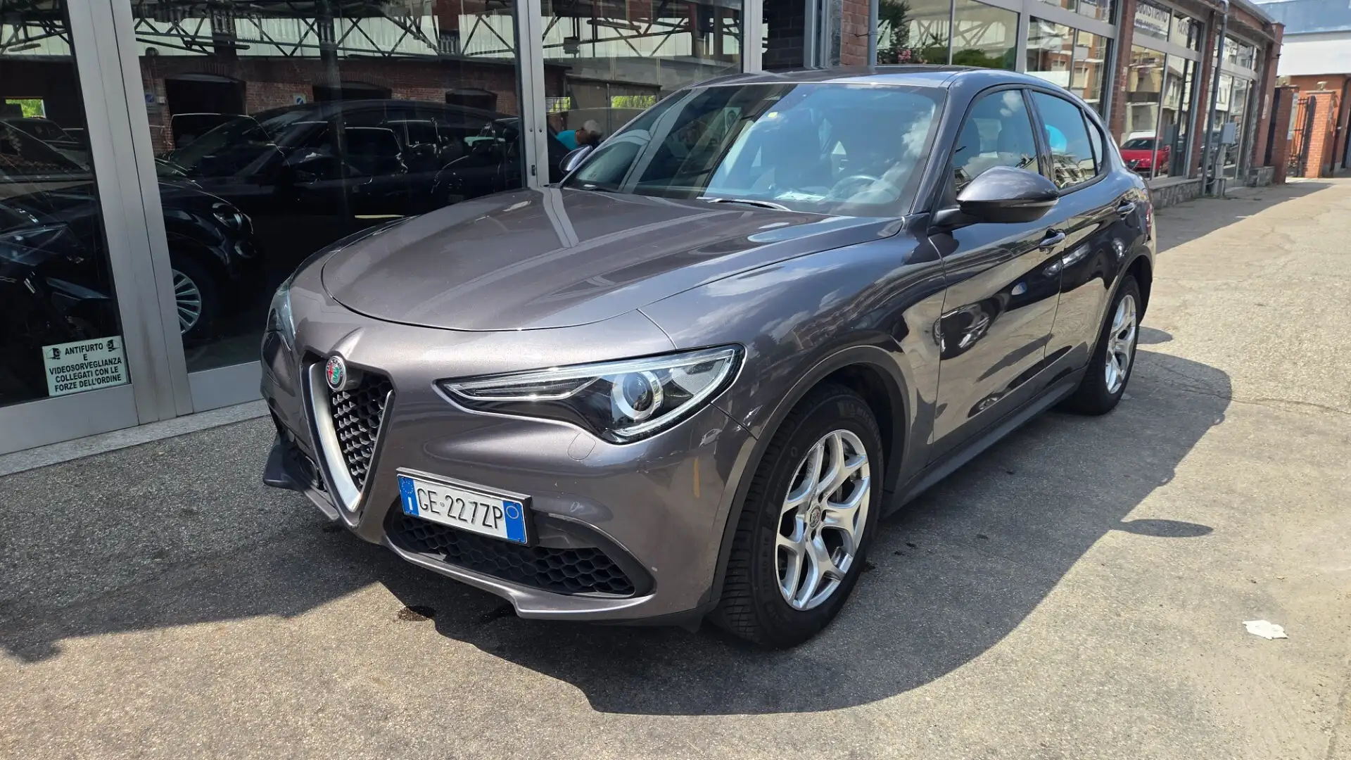 Alfa Romeo Stelvio 2.2 Turbodiesel 190 CV AT8 Q4 Business Grigio - 1