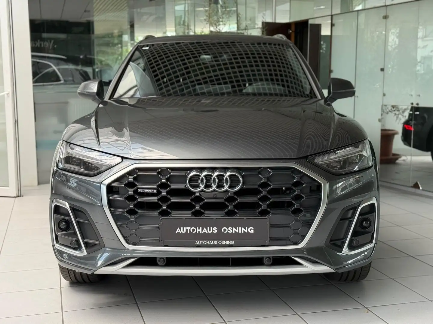 Audi Q5 40TDI Q S-LINE VIRTUAL 360° MTRIX AHK STANDHZ Grau - 2