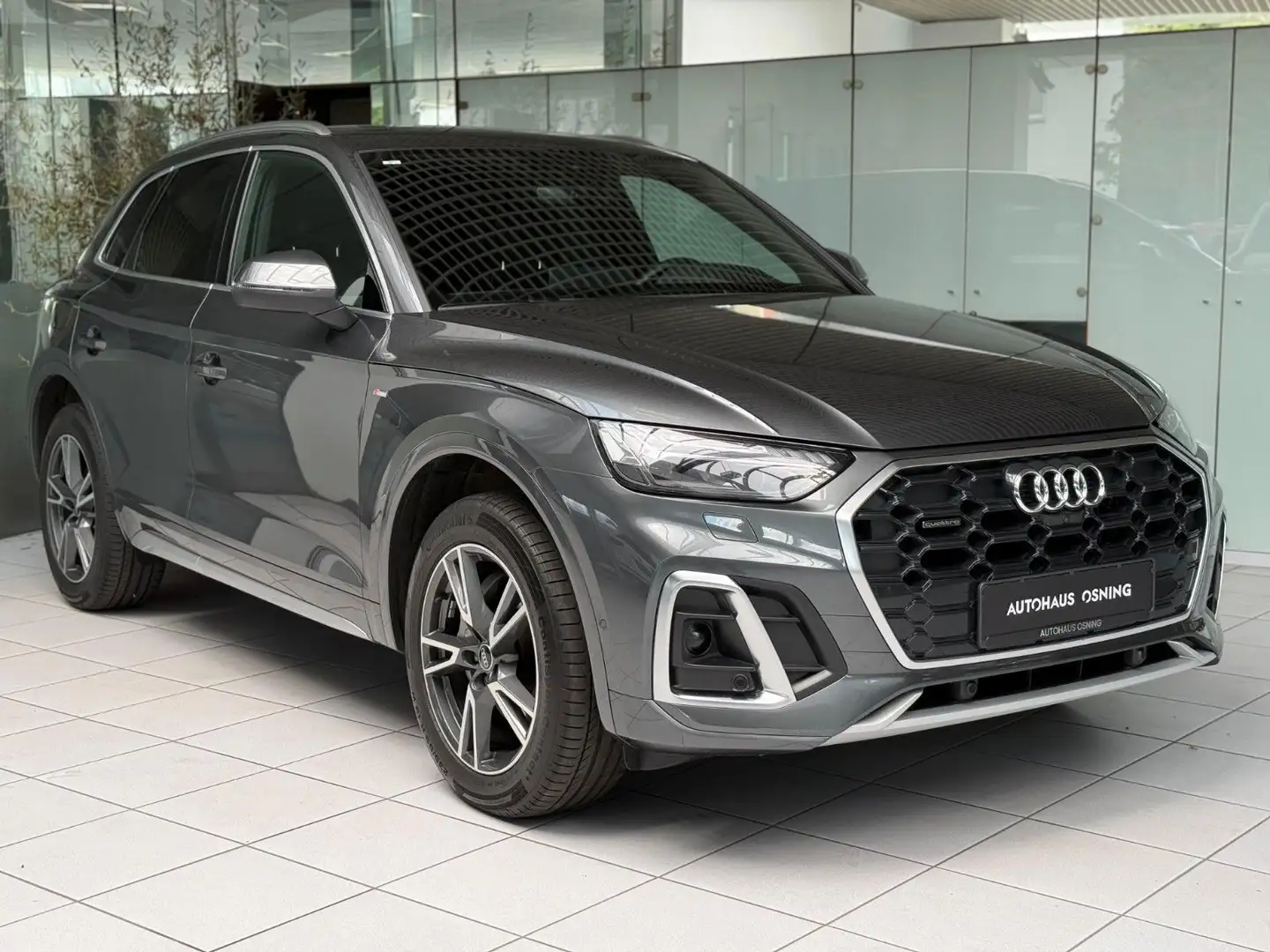 Audi Q5 40TDI Q S-LINE VIRTUAL 360° MTRIX AHK STANDHZ Grau - 1