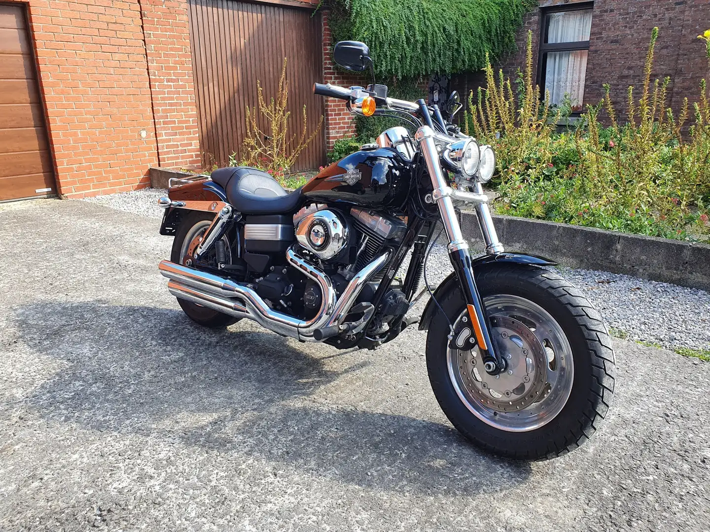 Harley-Davidson Dyna Fat Bob Schwarz - 1