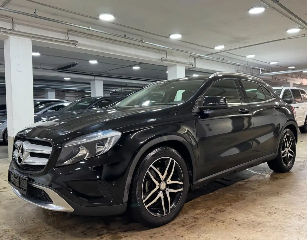 Mercedes-Benz GLA 200