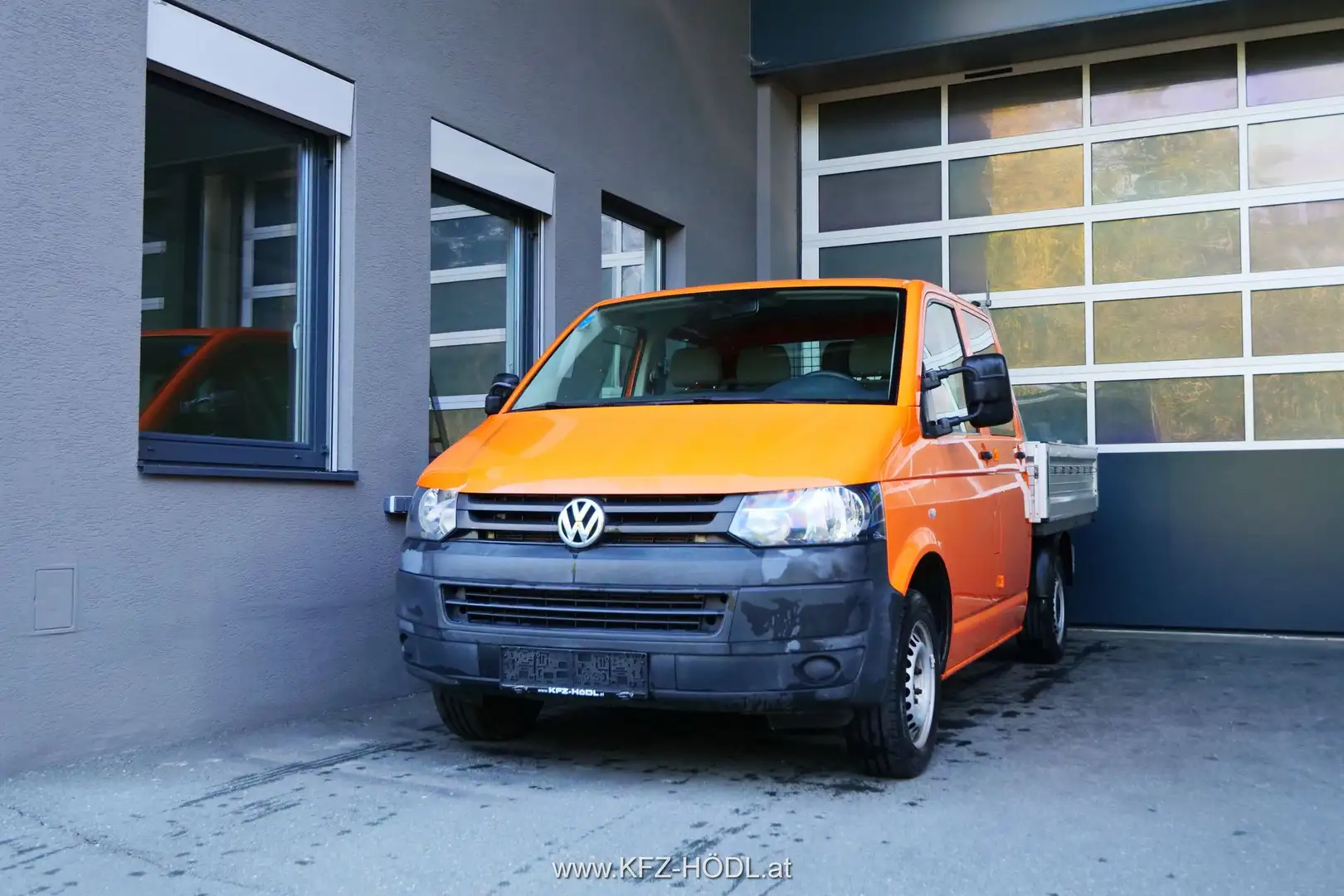 Volkswagen T5 Transporter T5 2.0 TDI Pritsche lang DoKa Orange - 1