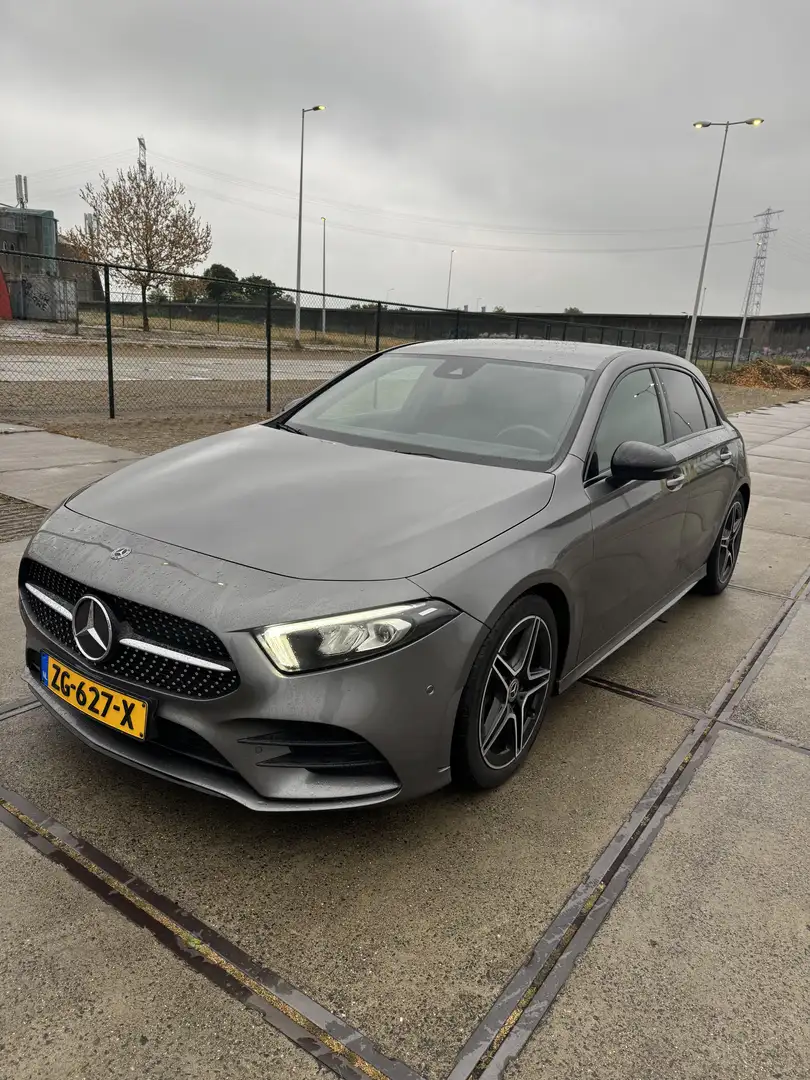 Mercedes-Benz A 180 Amg line pakket Grijs - 1