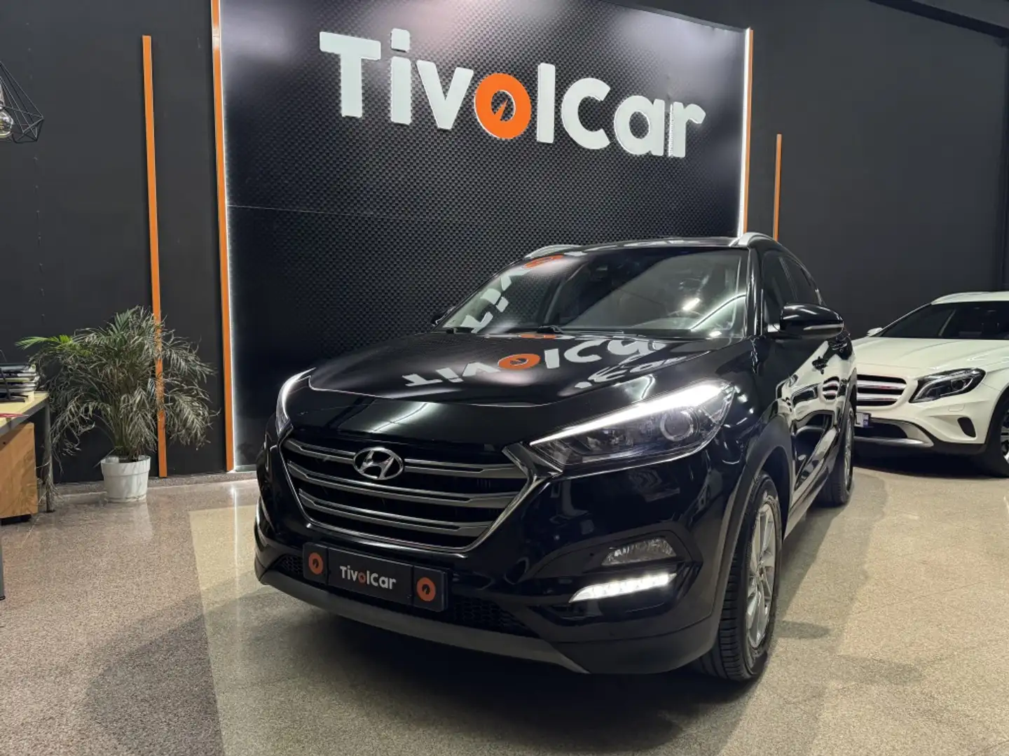 Hyundai TUCSON 2.0CRDI BD Tecno Safe 4x2 Noir - 1