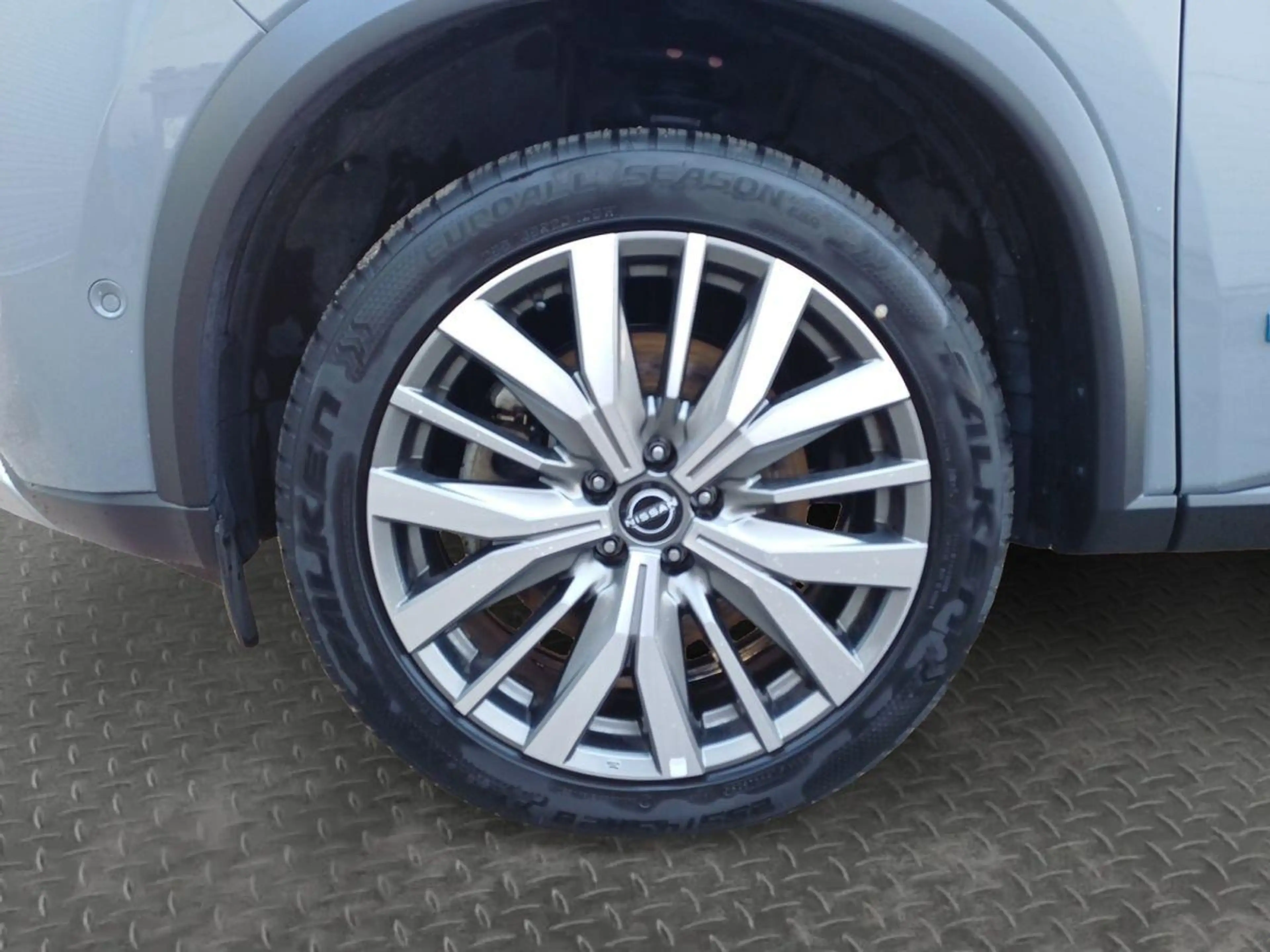Nissan X-Trail 1.5 VC-T e-4ORCE 213 PS 4x4 Tekna+ 5 Sitze 20" — photo 9