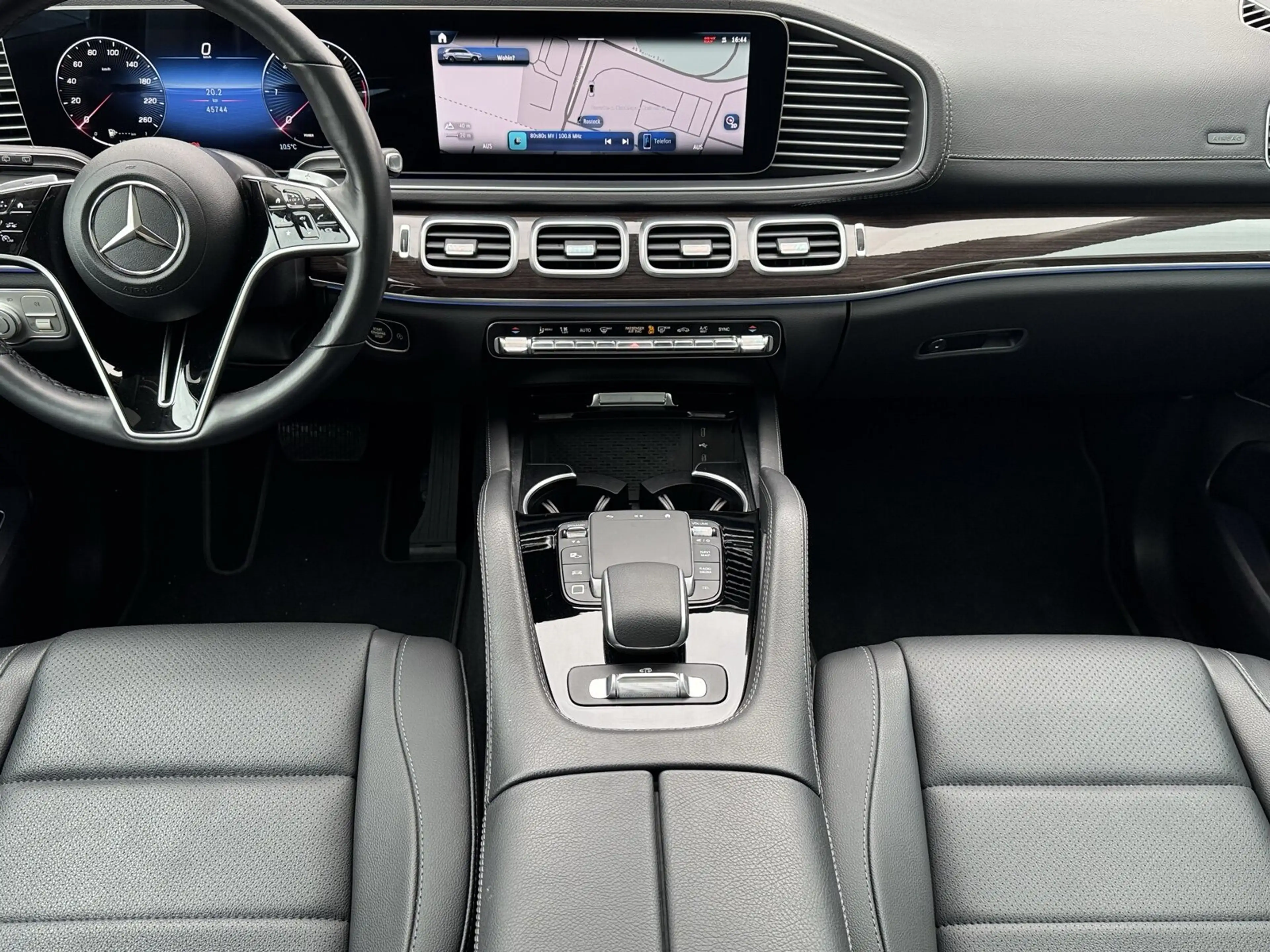 Mercedes-Benz GLS 350 GLS 350 d 4MATIC Distro Pano AHK Akustik 21 Zoll — photo 15