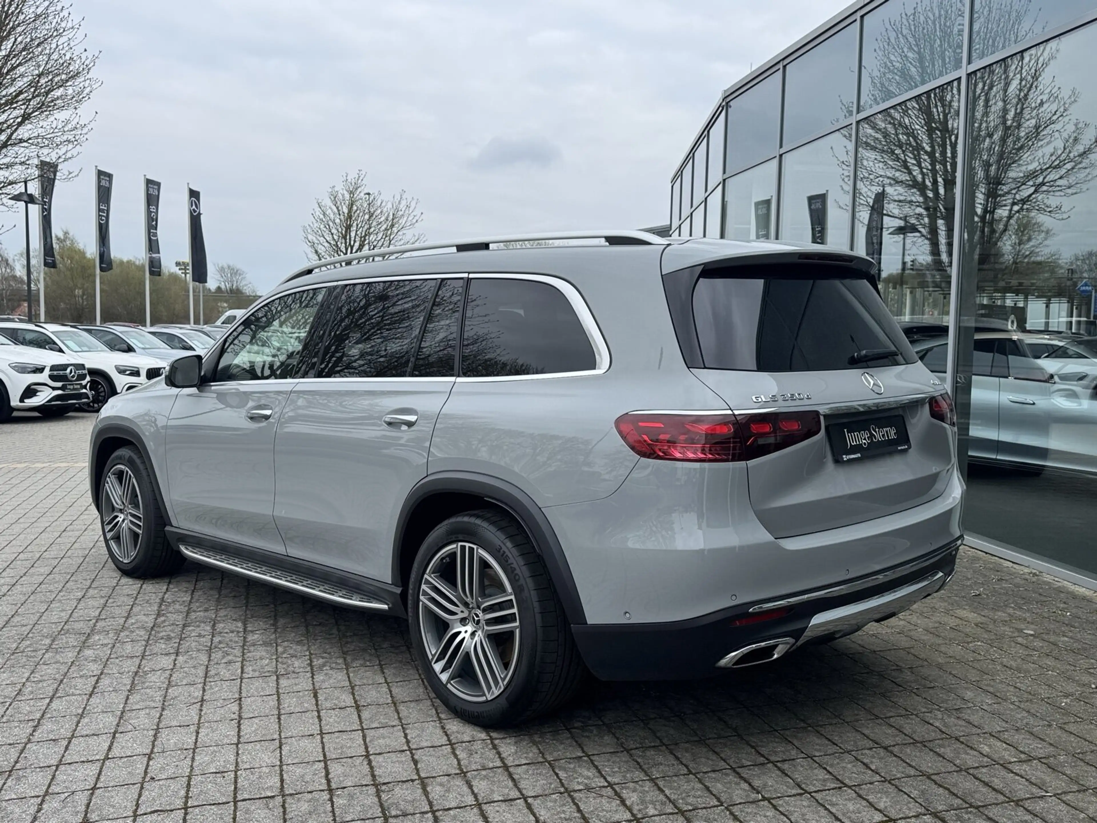 Mercedes-Benz GLS 350 GLS 350 d 4MATIC Distro Pano AHK Akustik 21 Zoll — photo 6