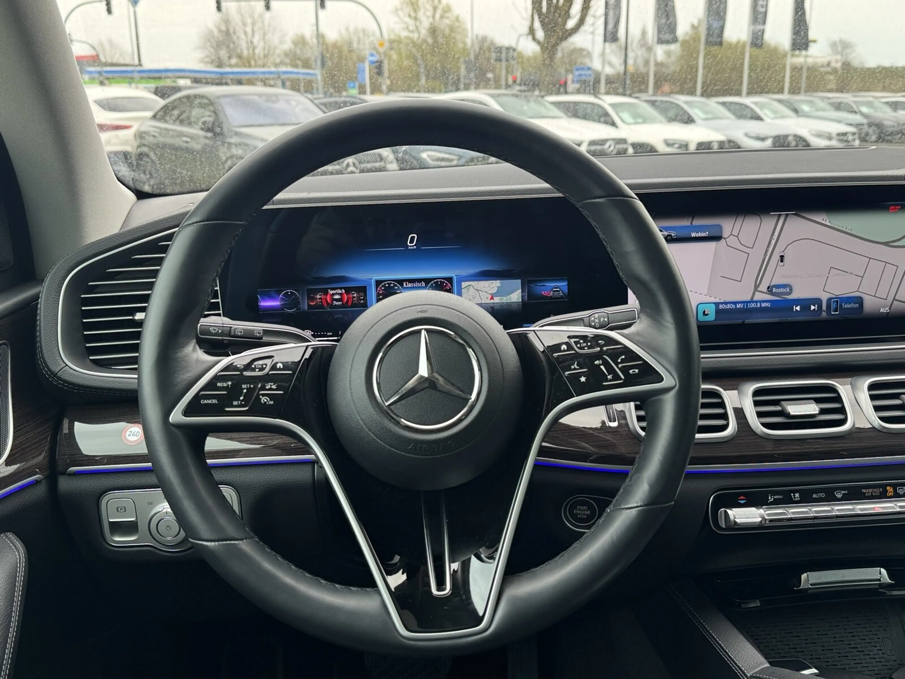 Mercedes-Benz GLS 350 GLS 350 d 4MATIC Distro Pano AHK Akustik 21 Zoll — photo 13