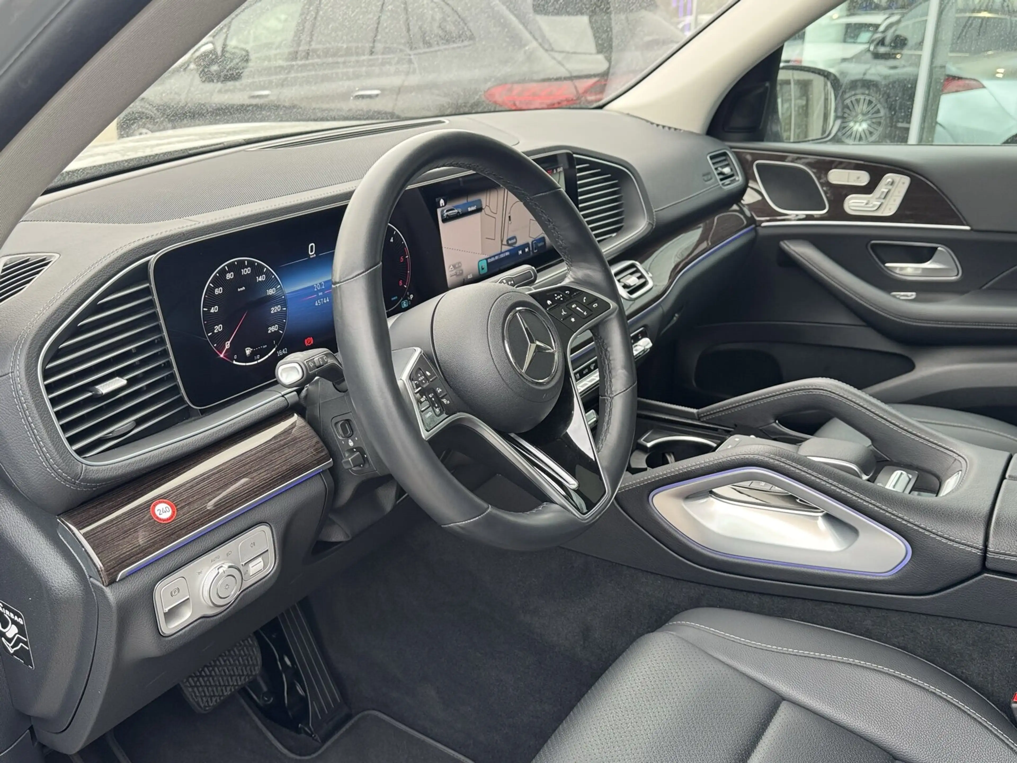 Mercedes-Benz GLS 350 GLS 350 d 4MATIC Distro Pano AHK Akustik 21 Zoll — photo 9