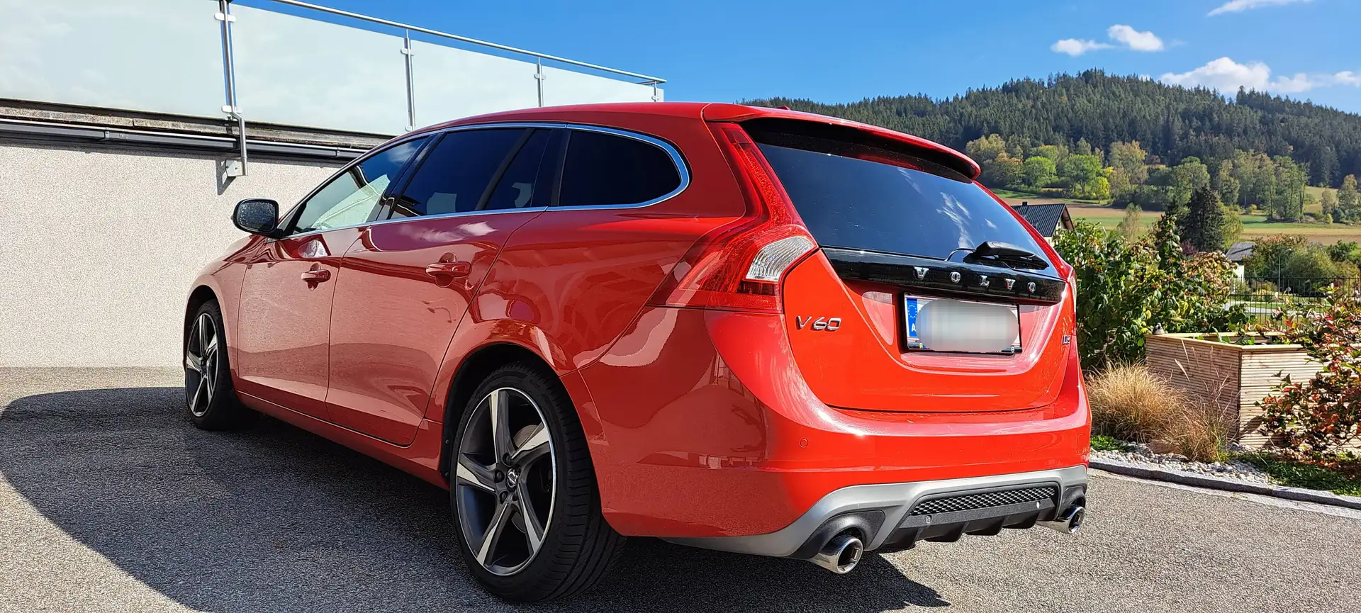 Volvo V60 V60 D3 Momentum R-Design Geartronic Momentum R-Design Rot - 2