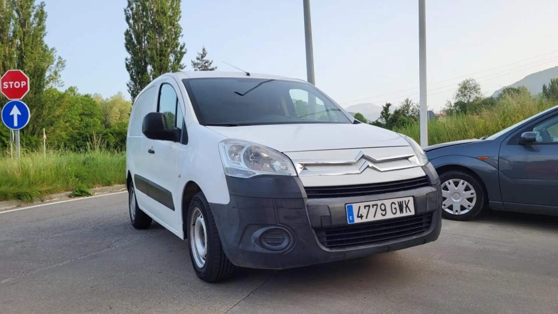 Citroen Berlingo Furgón 1.6HDI 75 X 600 Weiß - 2
