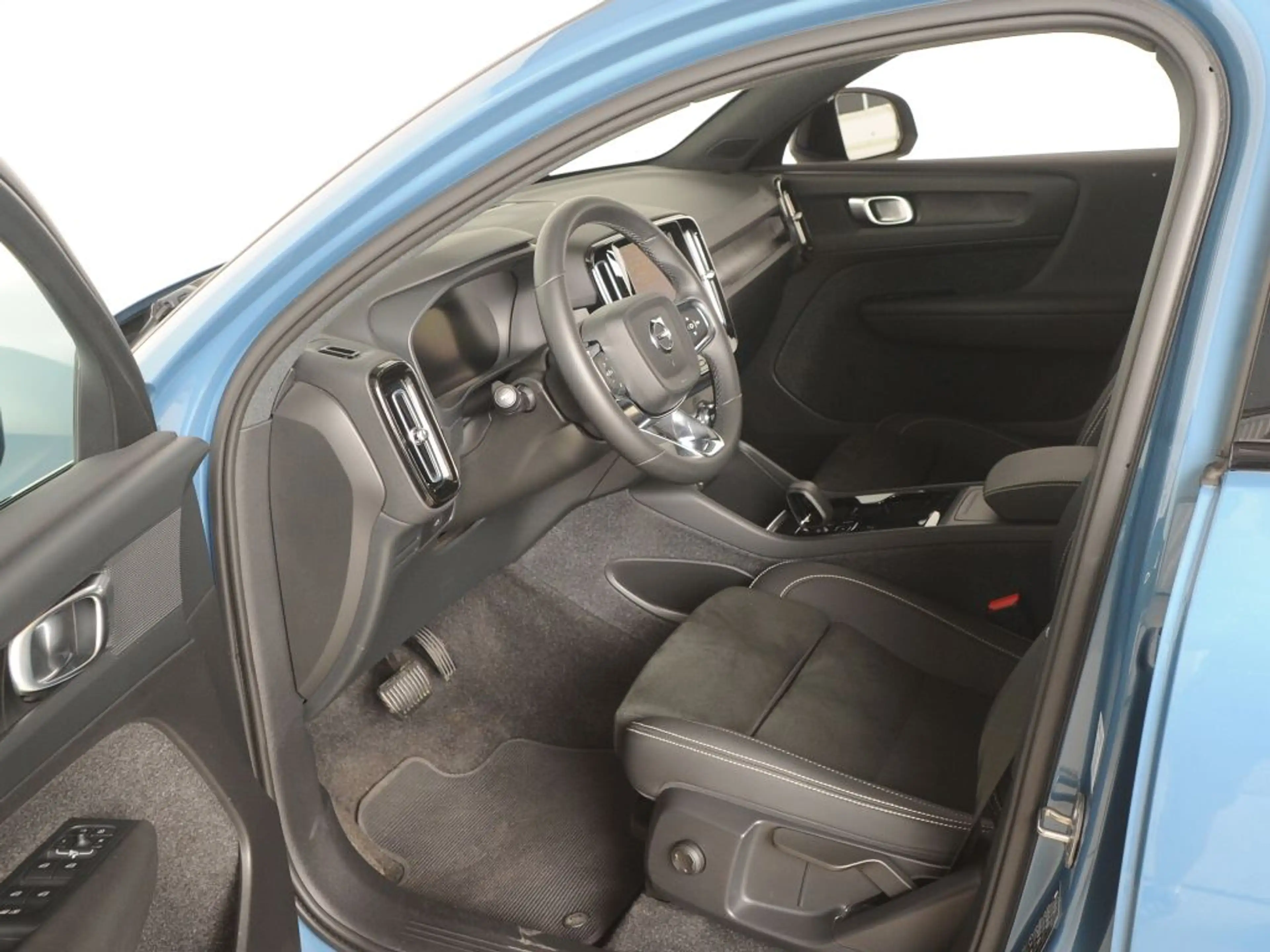 Volvo C40 Recharge Single Motor Plus *Google* — photo 11