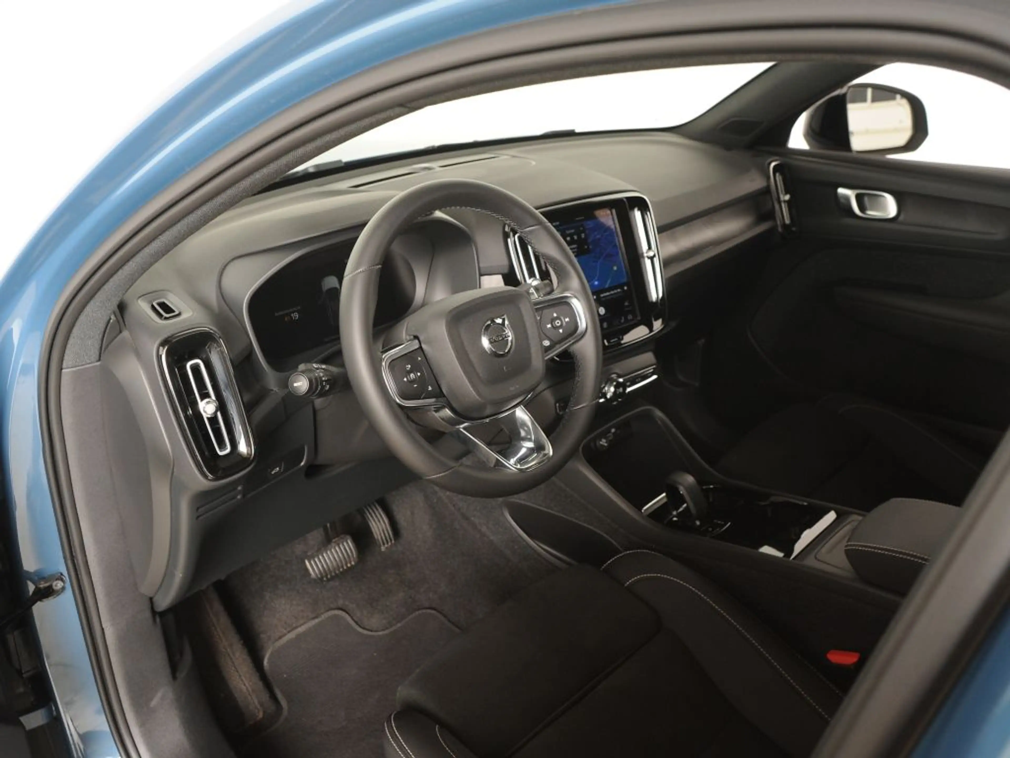 Volvo C40 Recharge Single Motor Plus *Google* — photo 12