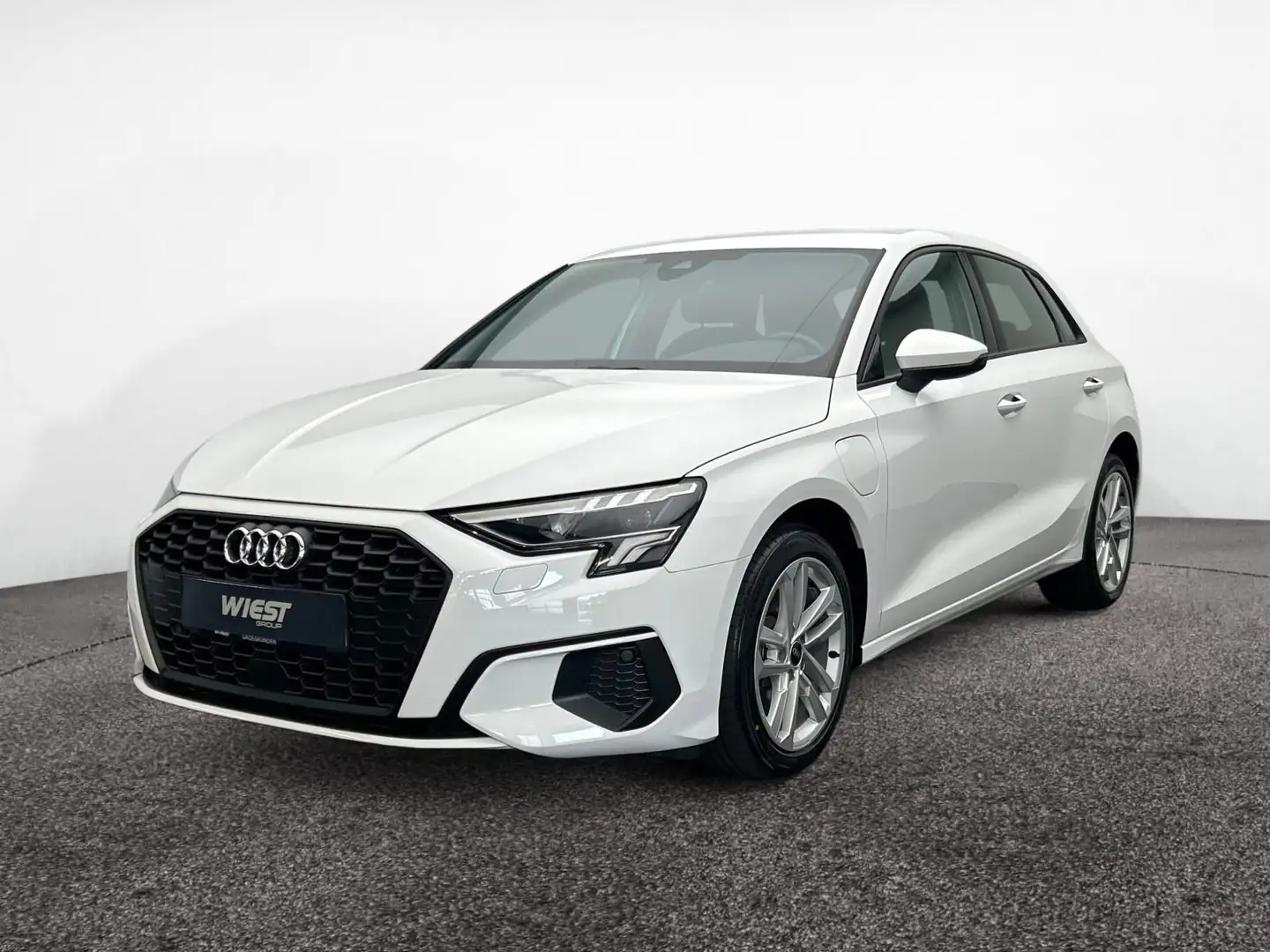 Audi A3 40 TFSI e S tronic, LED/KAM/NAVI/PD Blanco - 2