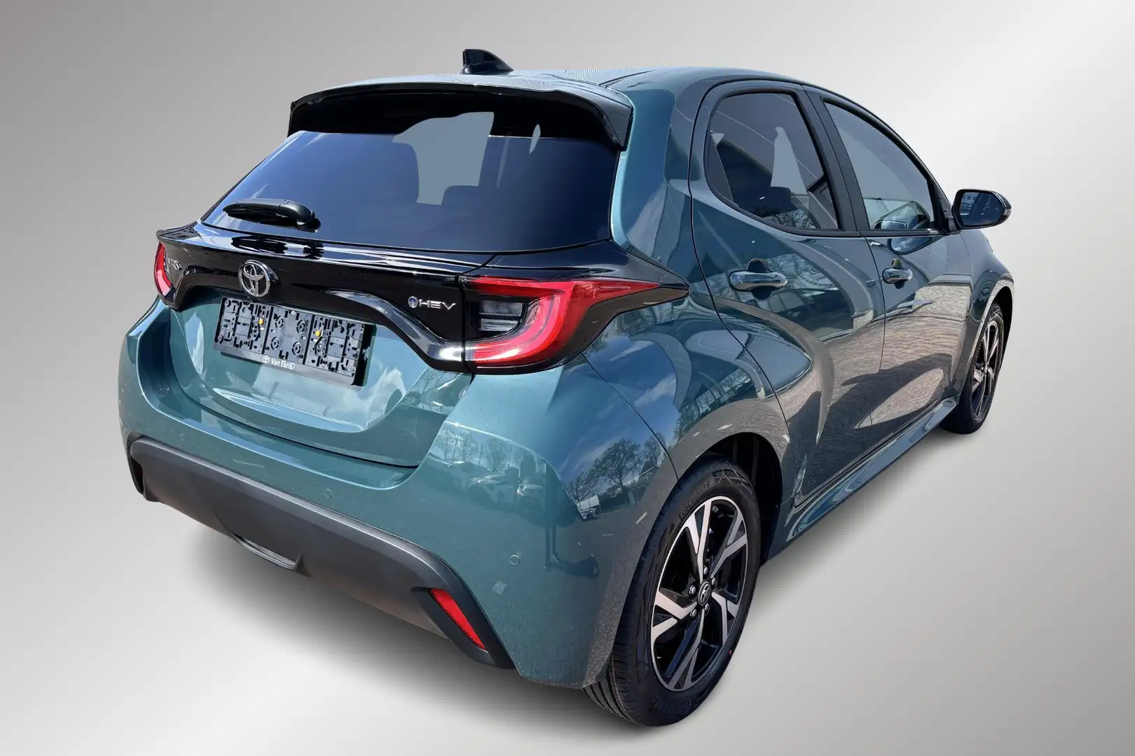 Toyota Yaris 1.5 Hybrid 115 Dynamic Comfort Pack , Apple Carpla Groen - 2