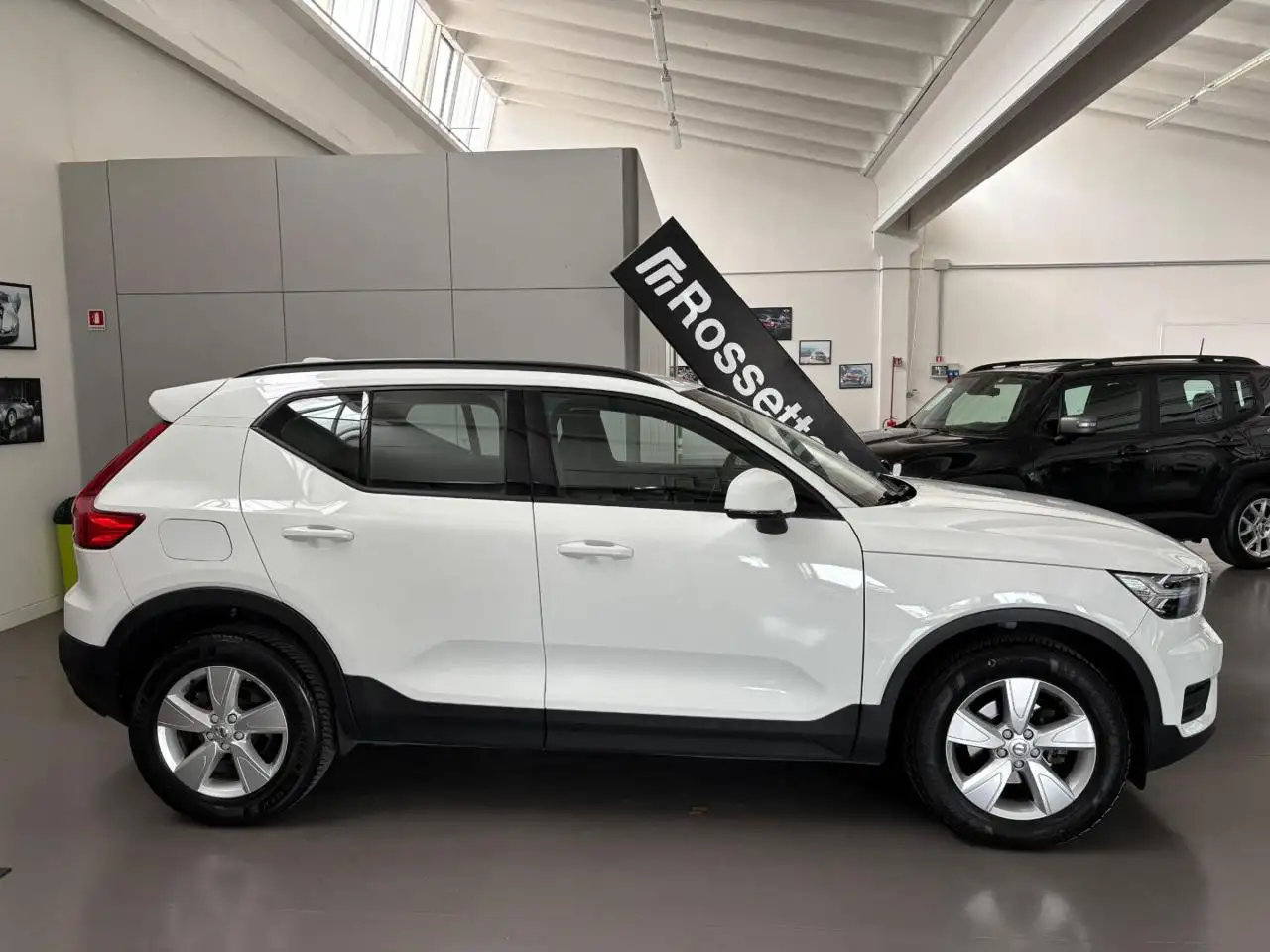 Volvo Momentum Core N1  XC40