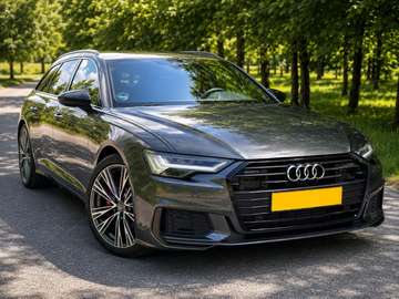 Avant 55 TFSI e quattro S tronic sport