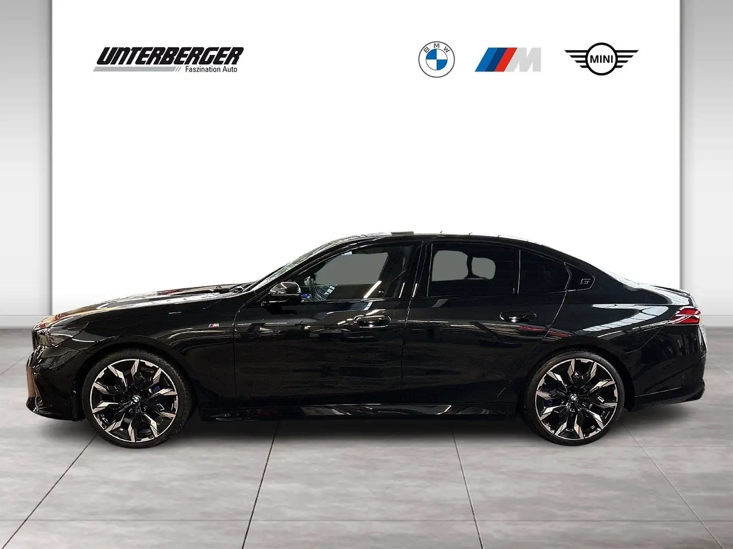 BMW 520 d xDrive Limousine // M Sportpaket // Anhängerkupp Schwarz - 2