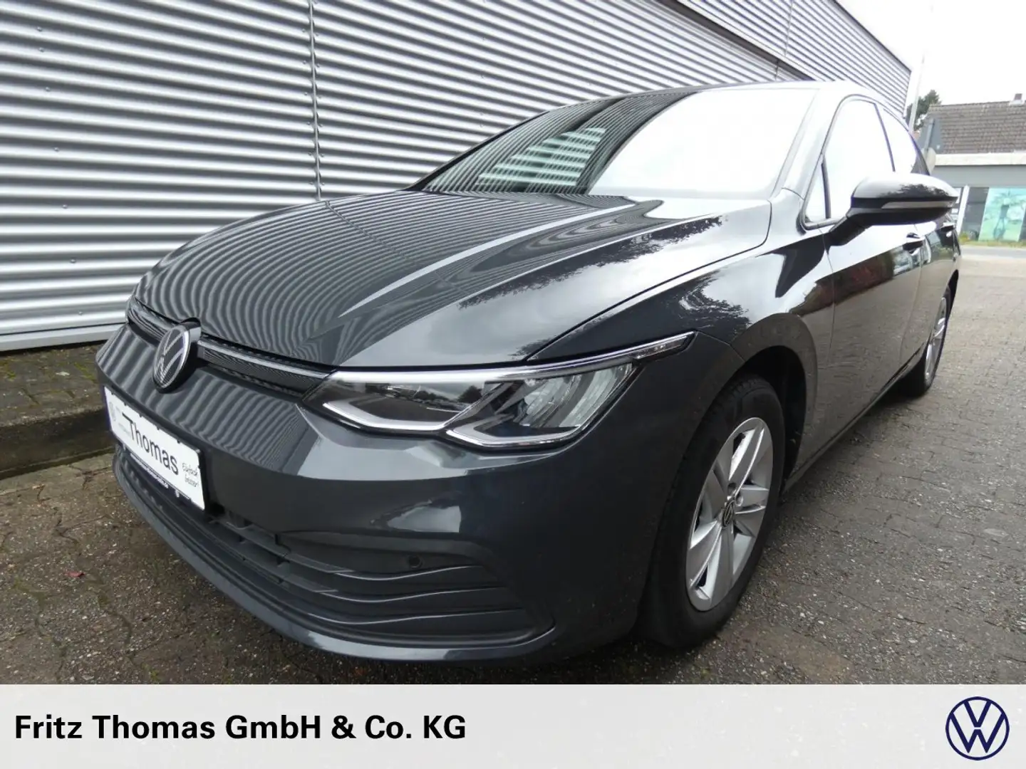 Volkswagen Golf VIII 2.0 TDI Life LED SHZ PDC App-Connect Klima Grau - 2
