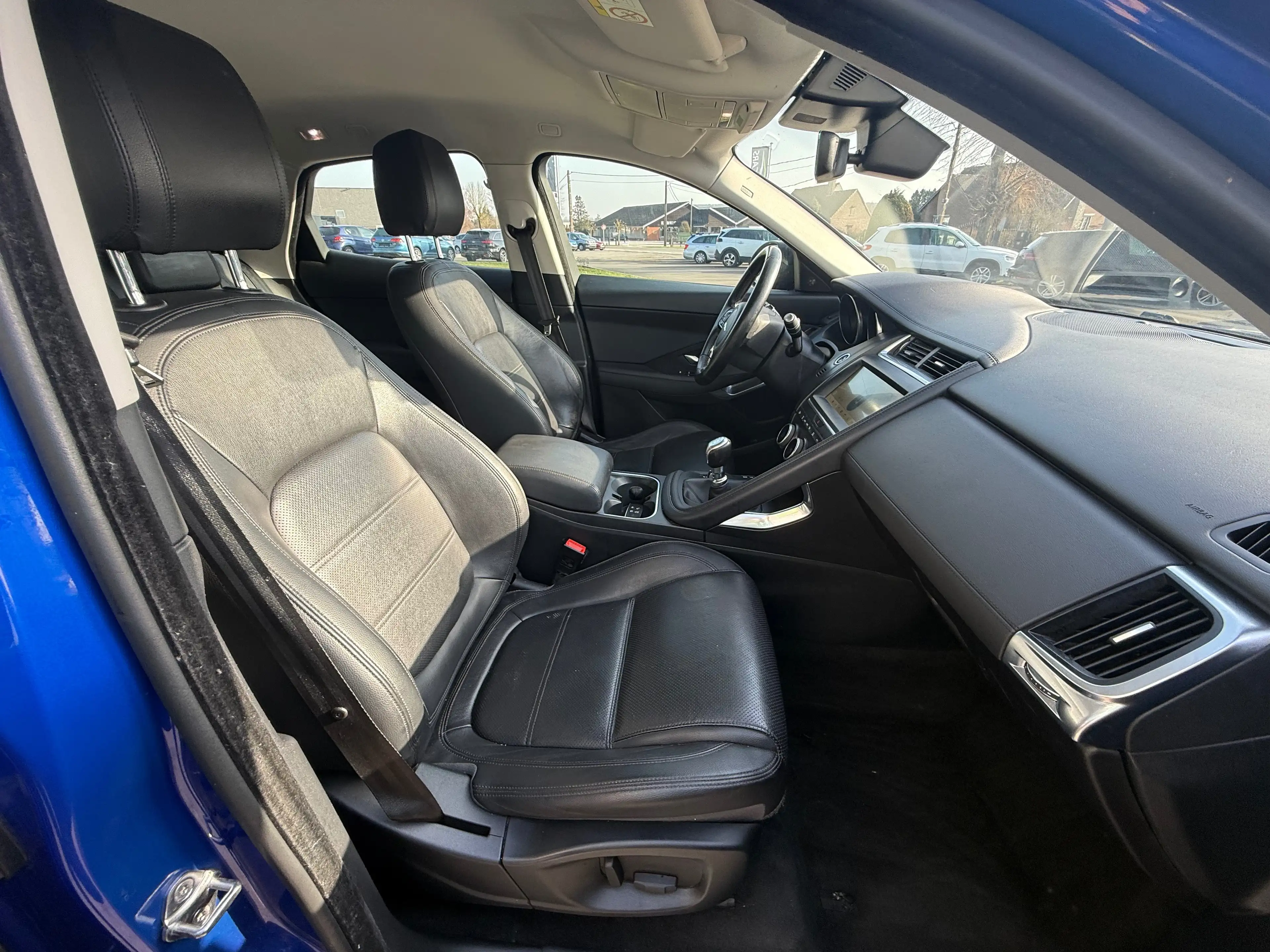 Jaguar E-Pace E-Pace 2.0D GPS,CRUISE,CLIM,CAMÉRA,LED… — photo 6