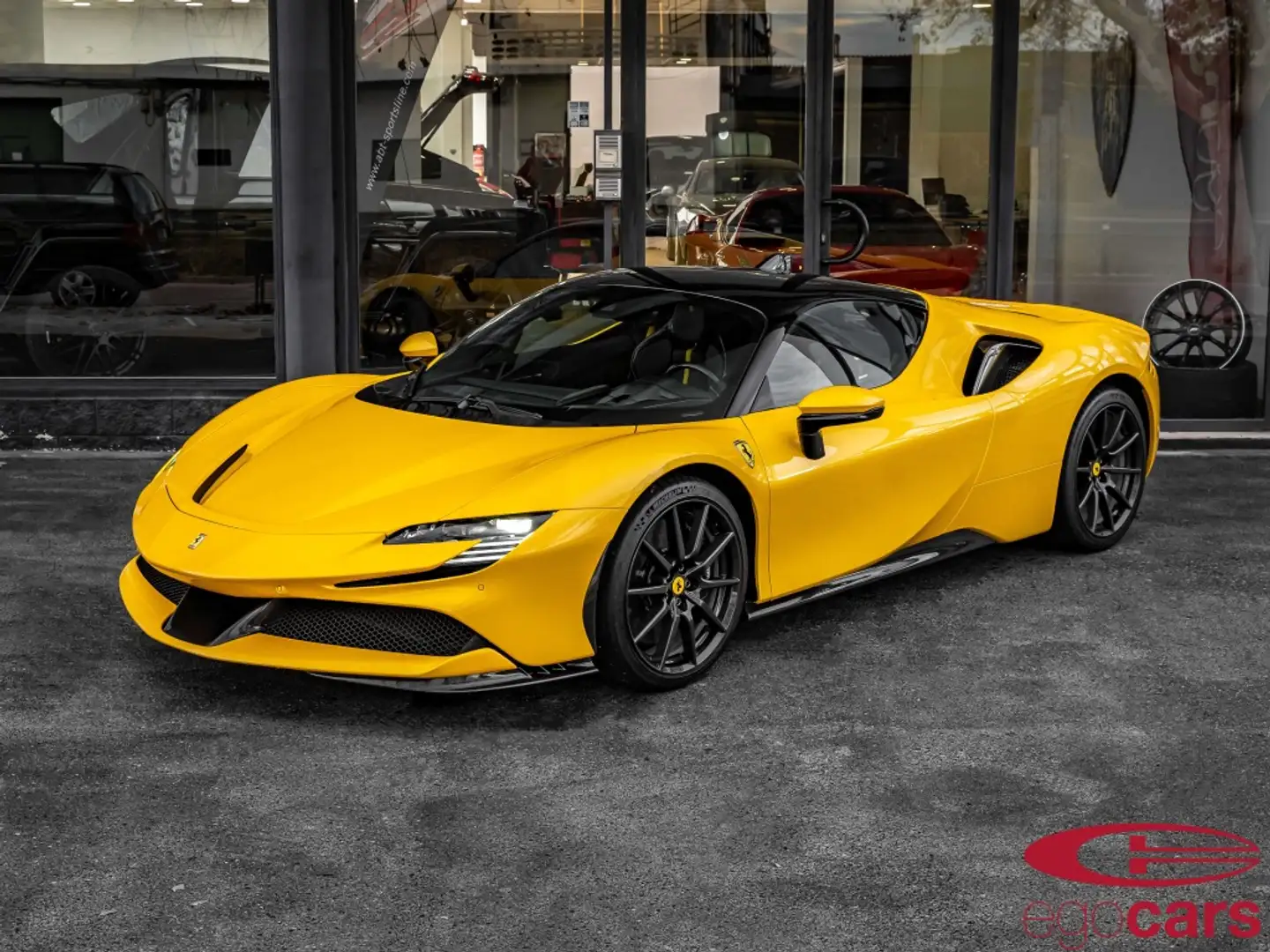 Ferrari SF90 Stradale Sárga - 2
