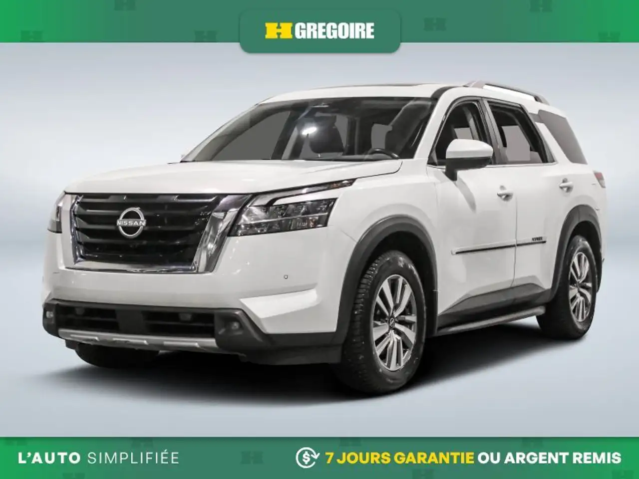 Nissan Pathfinder снимка Nissan Pathfinder