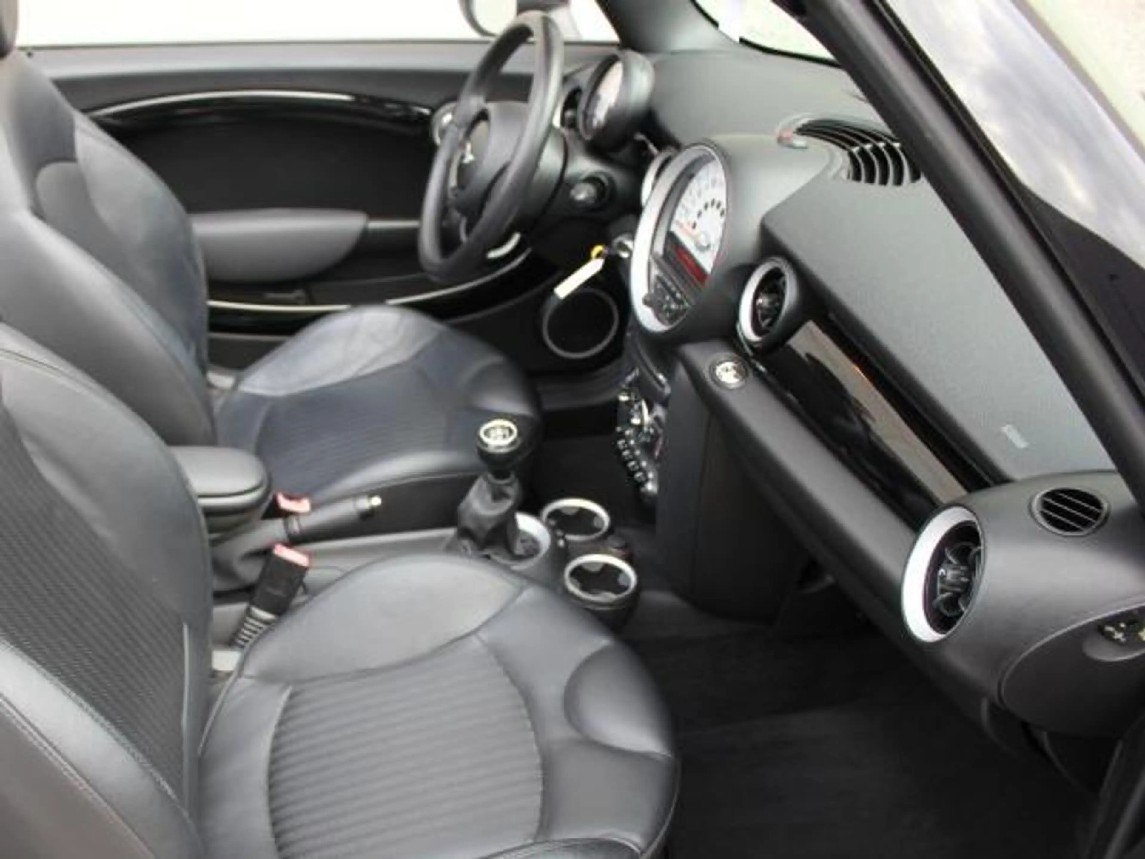 MINI One Cabrio Mini Cabriolet 1.6i One/ lage kilometers — photo 13
