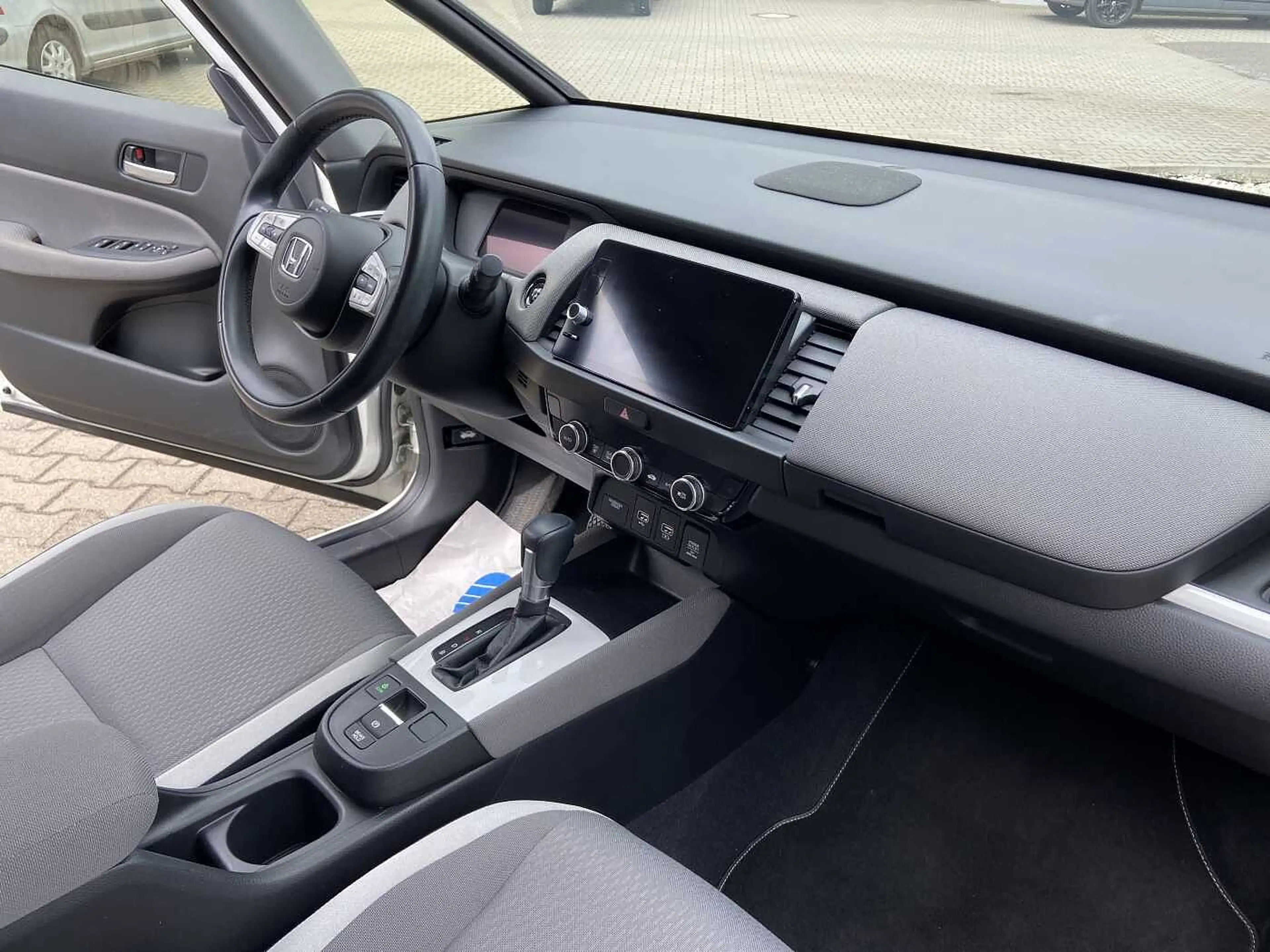 Honda Jazz 1.5 i-MMD Crosstar Executive / Winterräder — photo 13