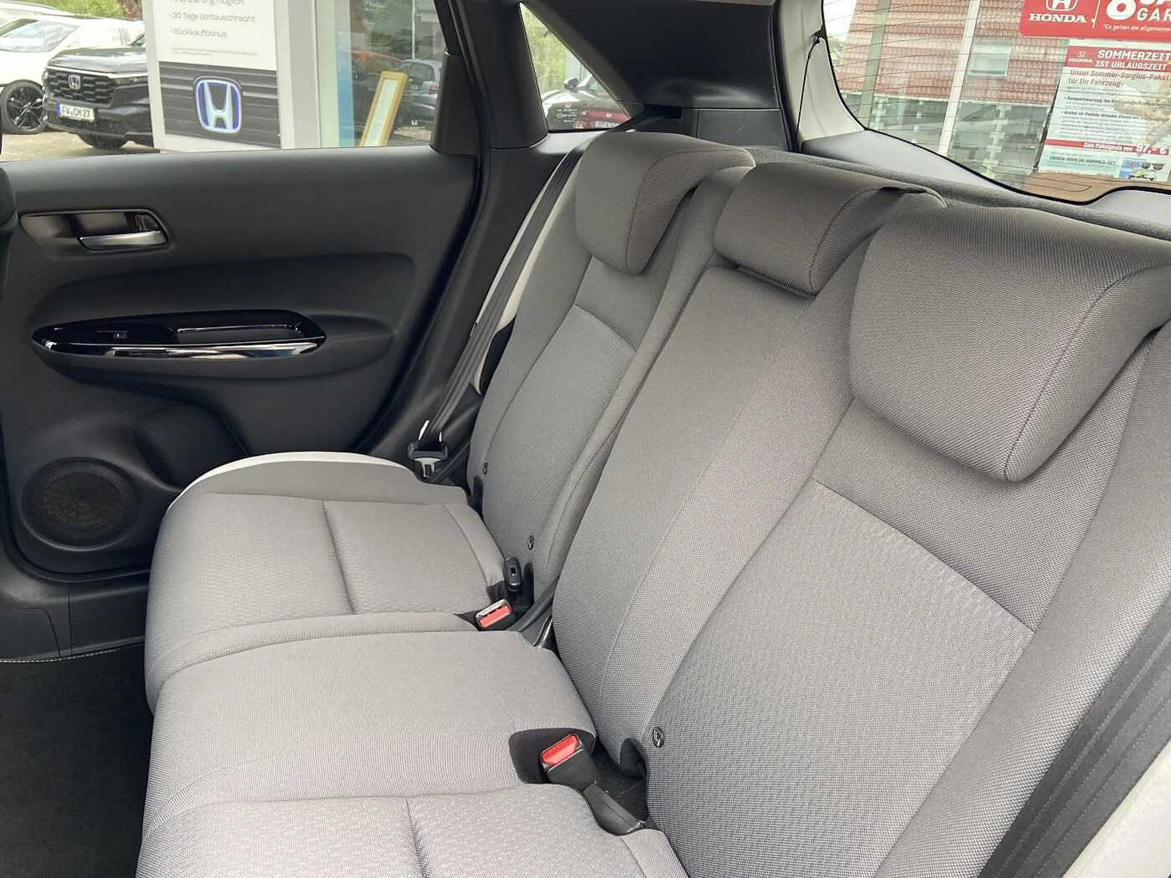 Honda Jazz 1.5 i-MMD Crosstar Executive / Winterräder — photo 11