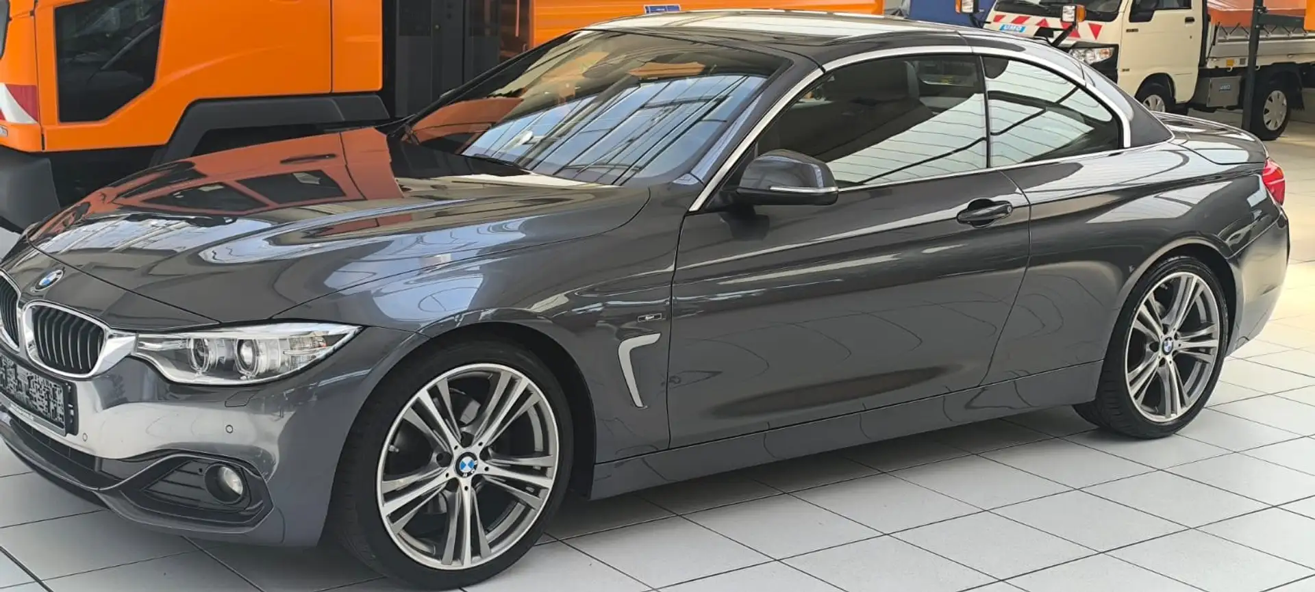 BMW 420 420d CabrioSportLineVollausstheadUp BMW Scheckheft siva - 2
